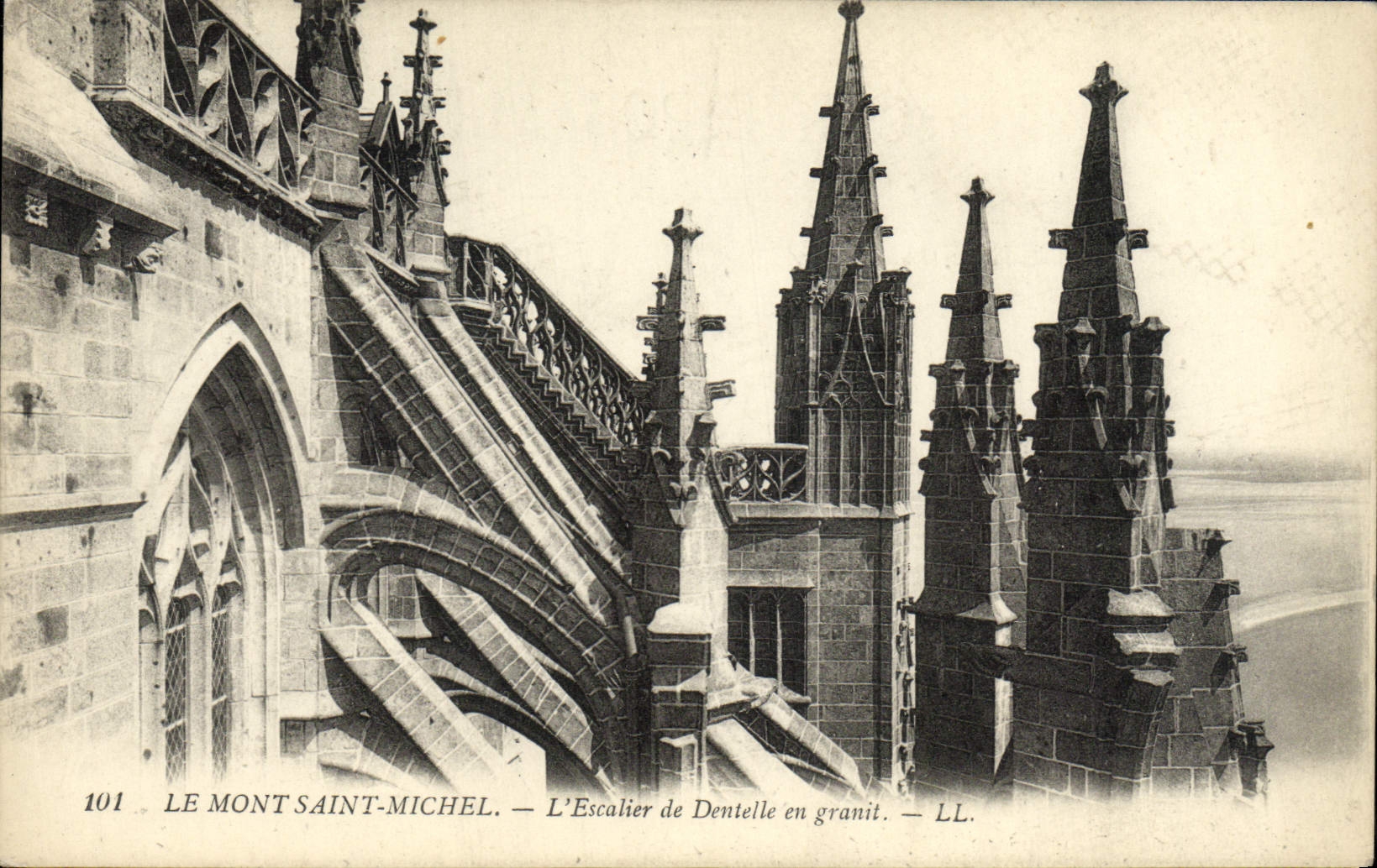 CPA Le Mont Saint Michel L'Escalier De Dentelle En Granit