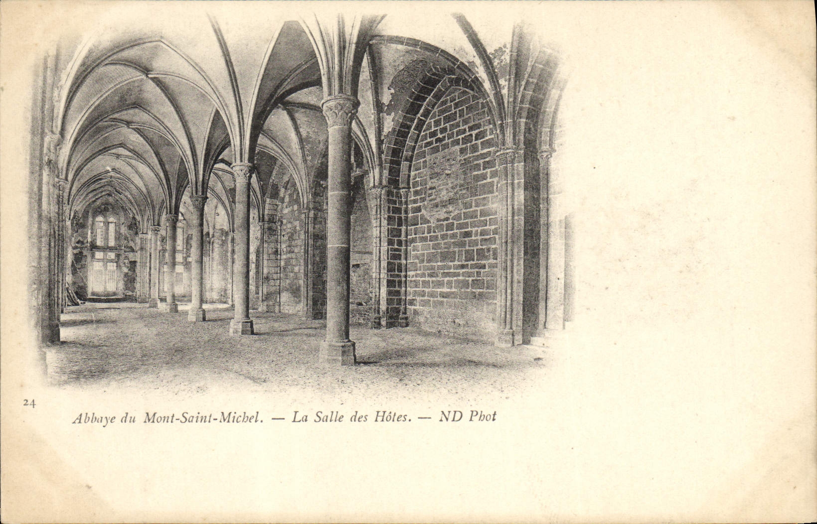 CPA Abbaye Du Mont Saint Michel La Salle Des Hotes