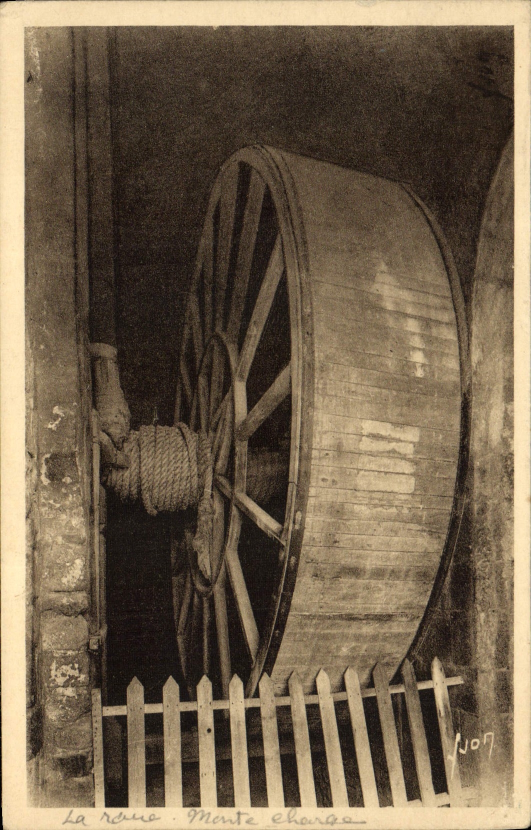 CPA Le Mont Saint Michel Abbaye La Roue Monte Charge