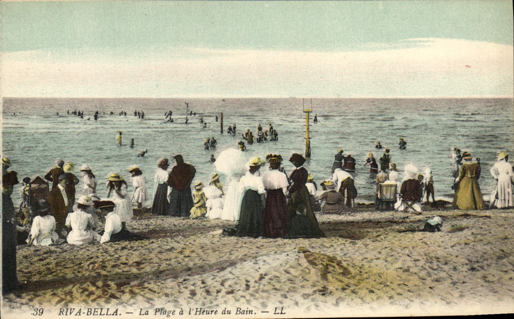 CPA Riva Bella La Plage A l'Heure Du Bain