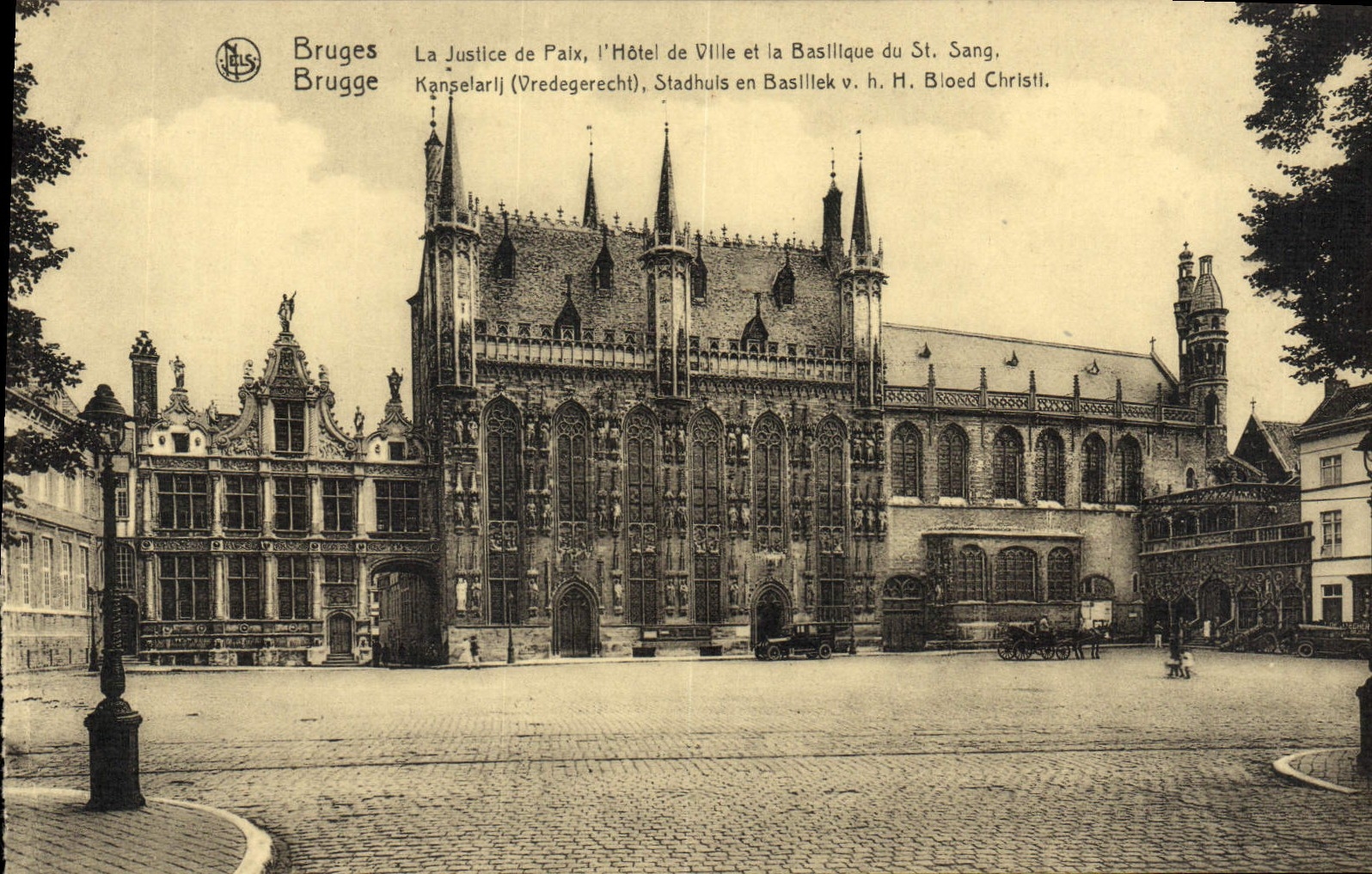CPA Bruges La Justice De Paix L'Hotel de ville et la basilique de St Sang