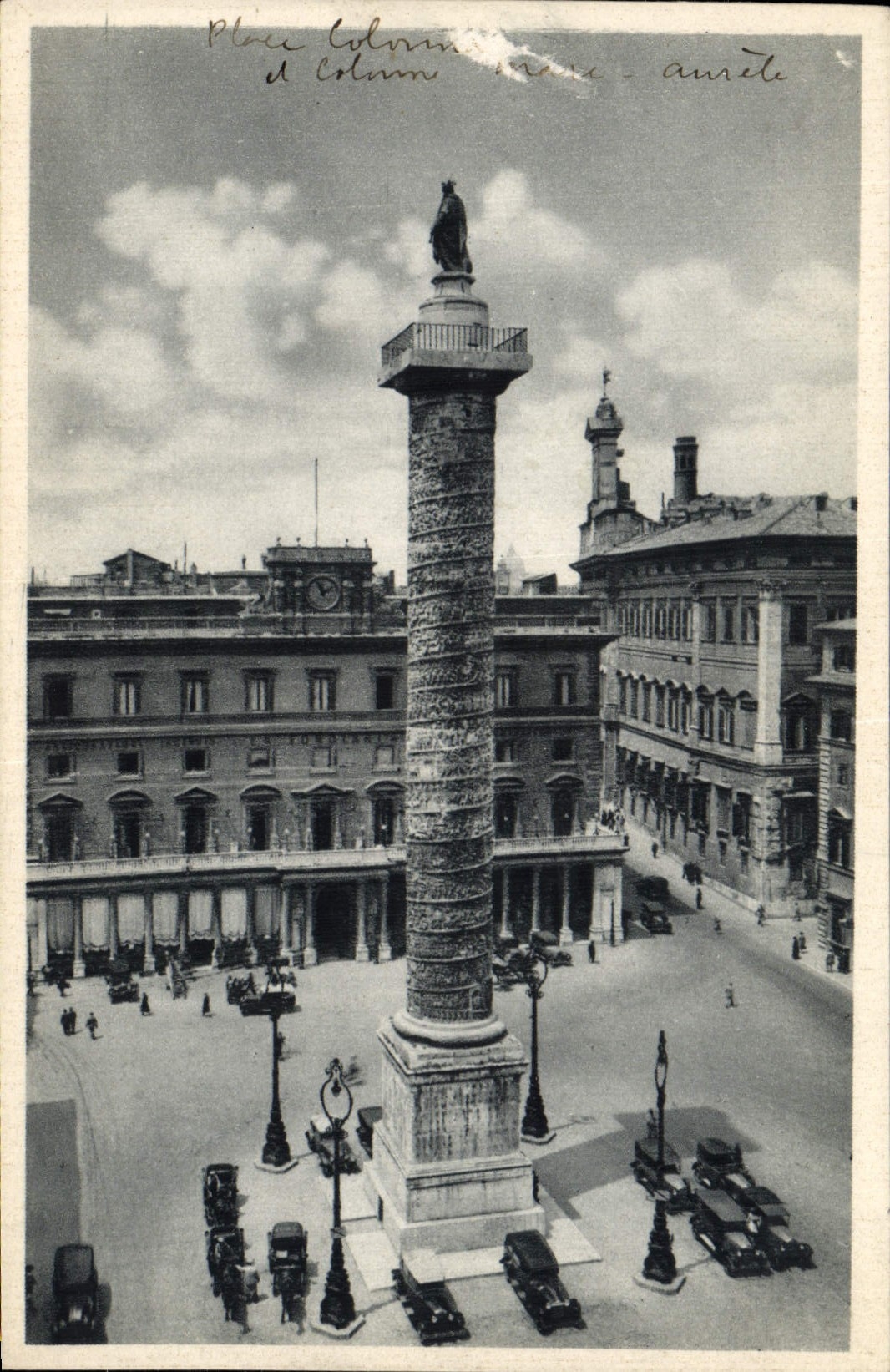 La plaza Colonna de Roma de la POSTAL de la VENDIMIA coloca Colonna
