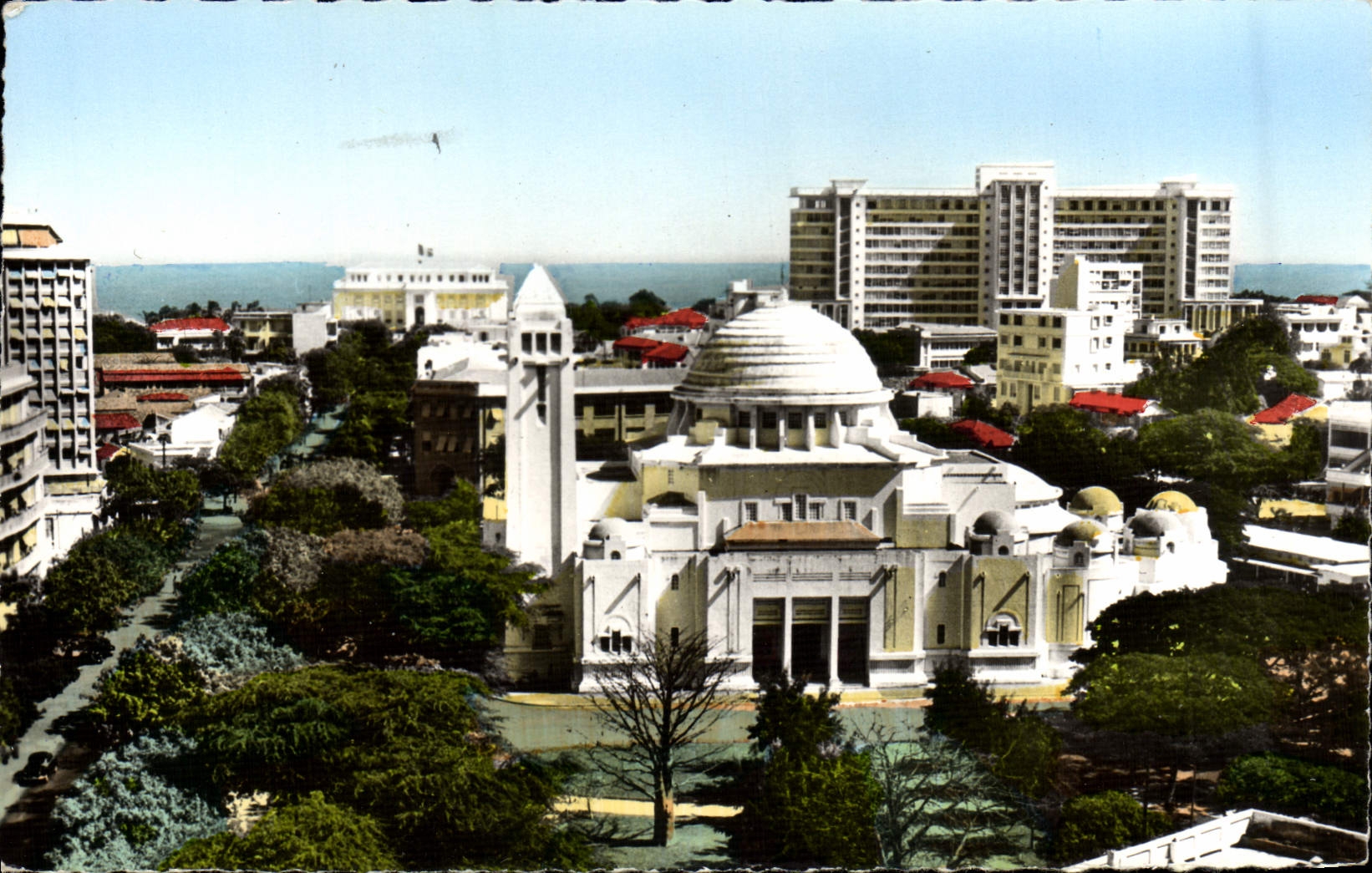 MODERN CARD Dakar the Cathedral and the building of the general government