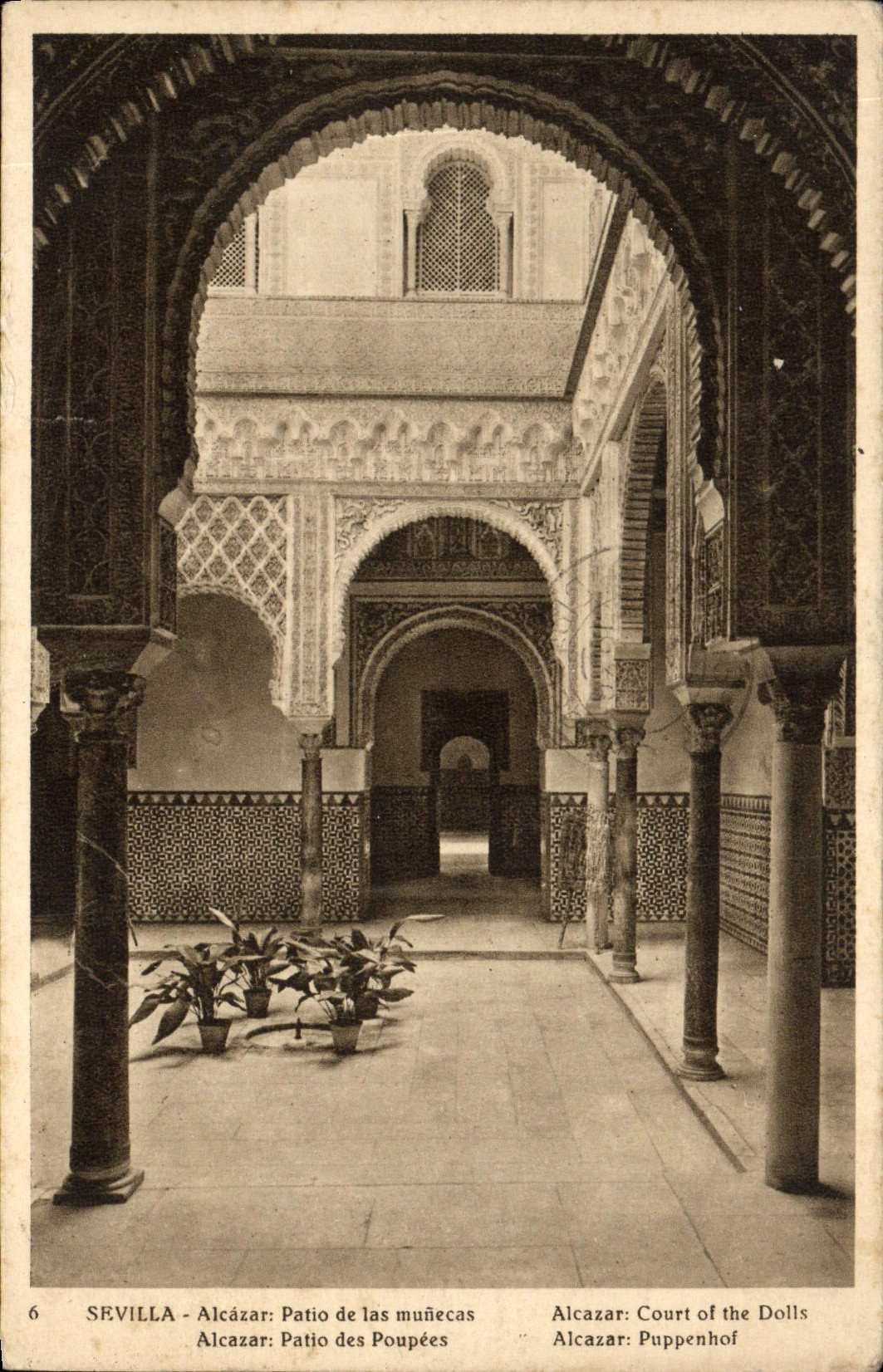 CPA Sevilla Aleazar Patio de las munecas