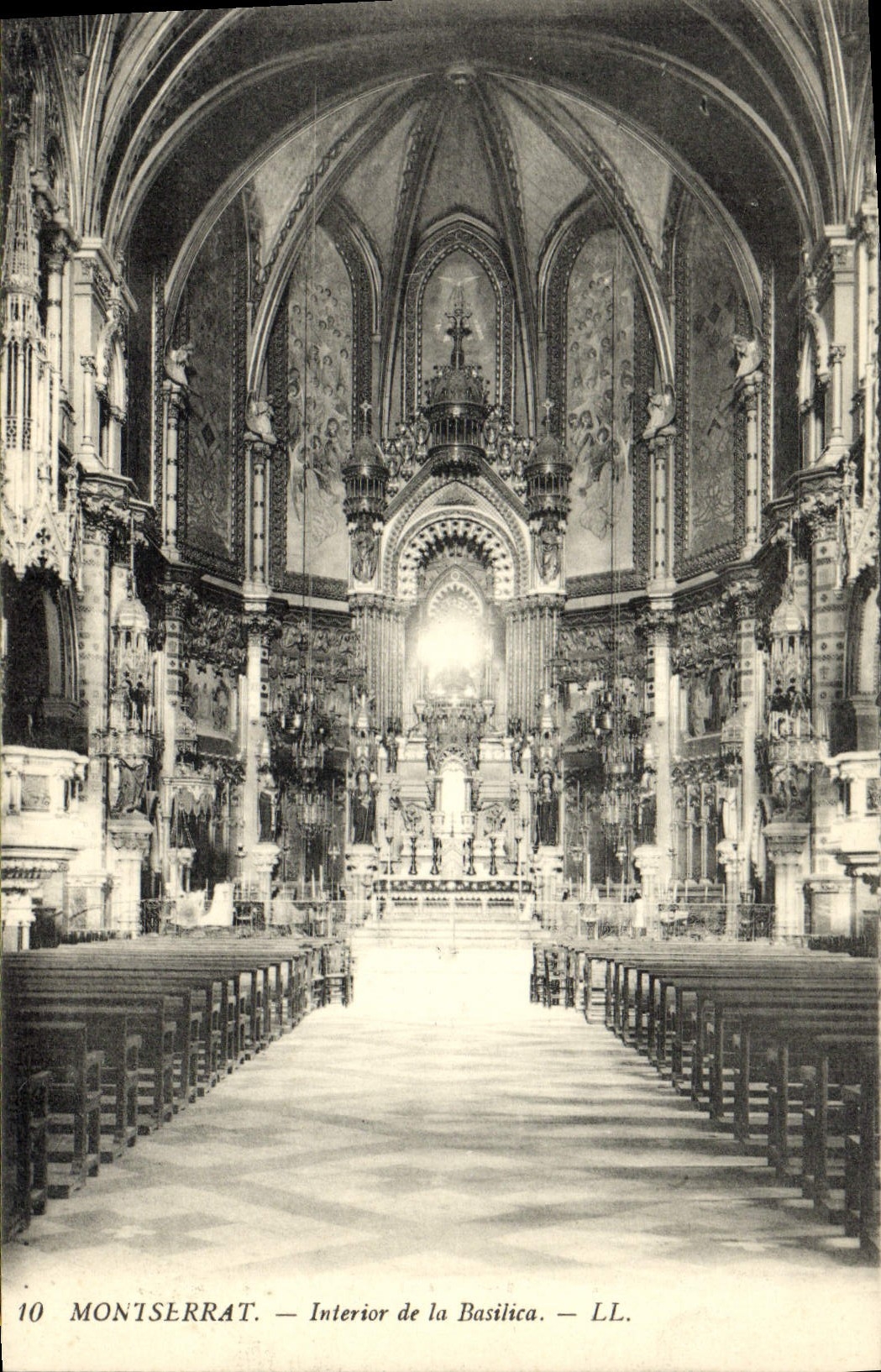 CPA Montserrat Interior de la Basilica