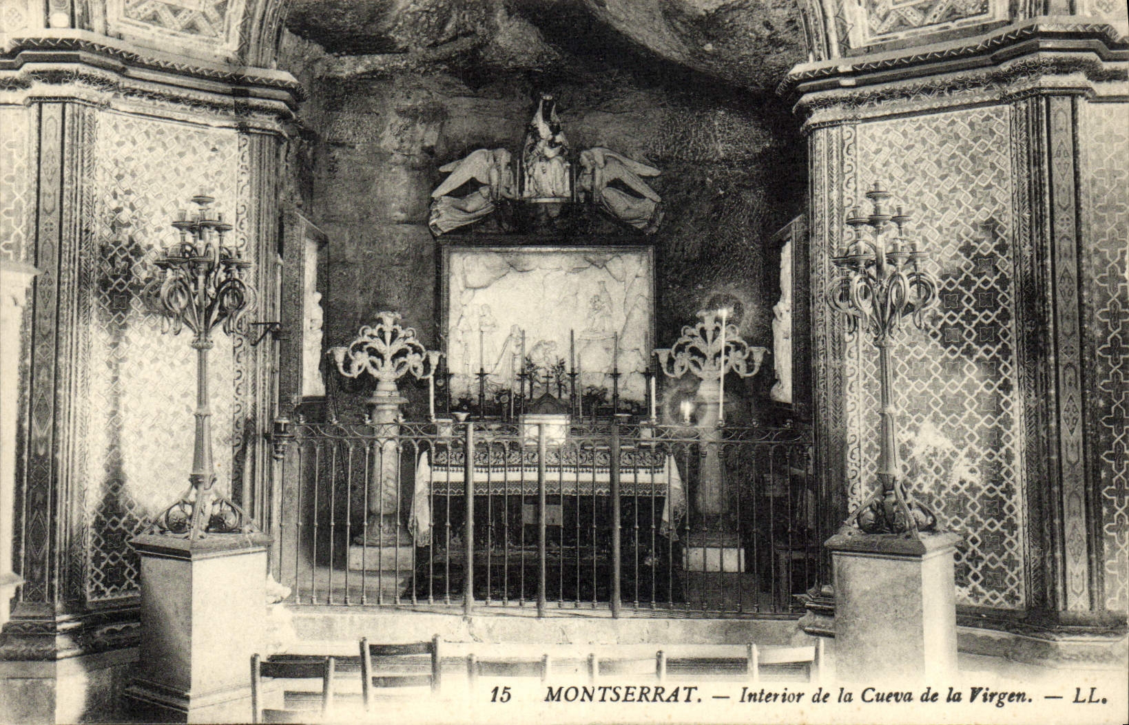 CPA Montserrat Interior de la Cueva de la Virgen