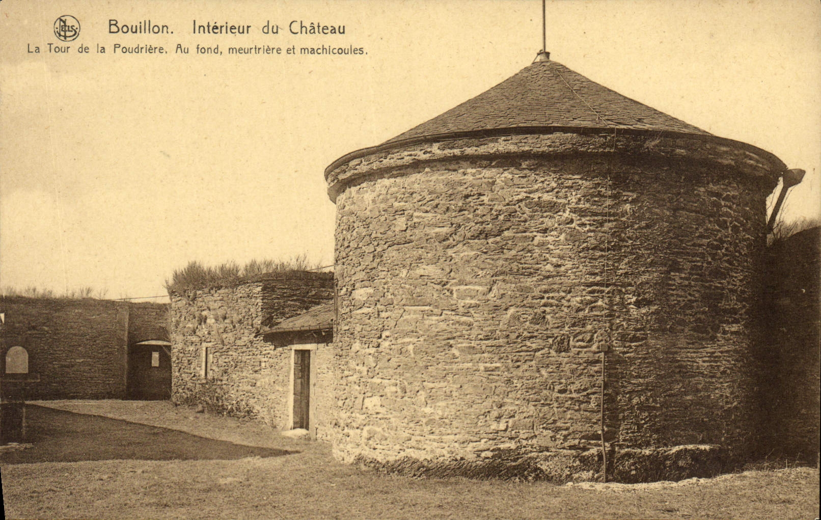 CPA Bouillon Interieur de Chateau La tour de la Poudriere Au fond meurtriere et machicoulis