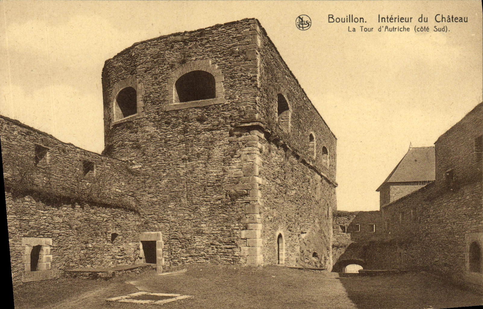 CPA Bouillon Interieur du Chateau La Tour d'Autriche