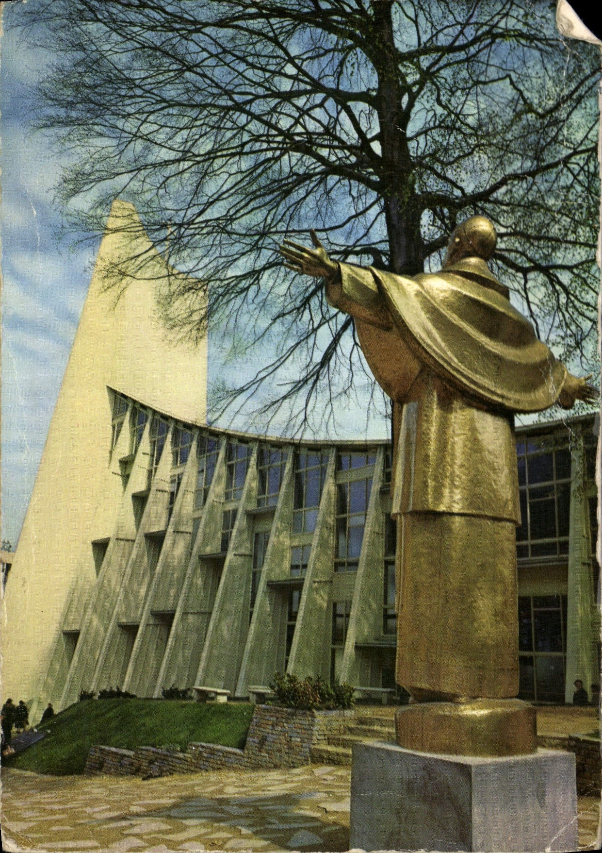 MODERN CARD Exposition of Brussels 1958 House of the Saint sits Statue of his Pie XII holiness