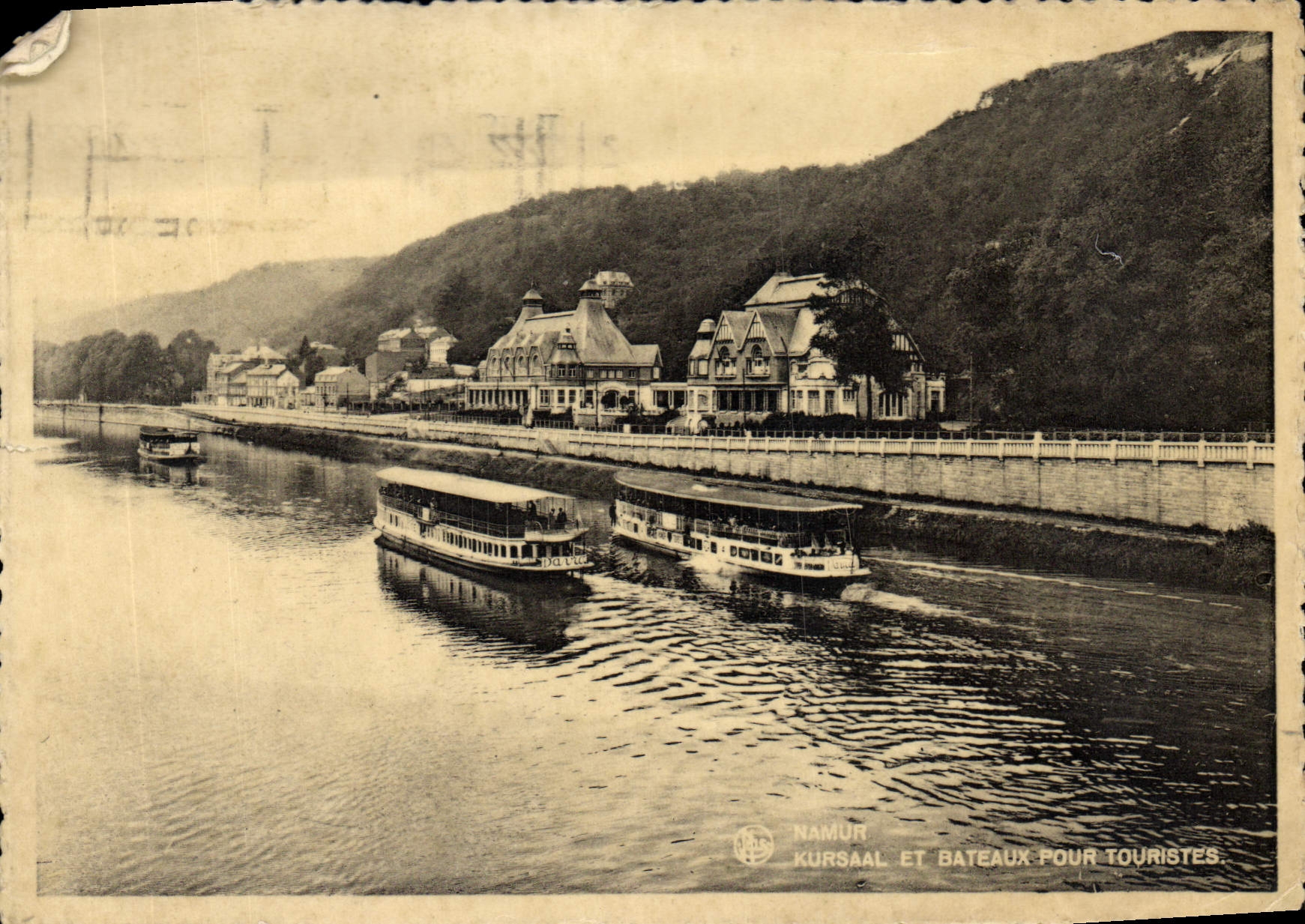 VINTAGE POSTCARD Namur Kursaal and boats for tourists