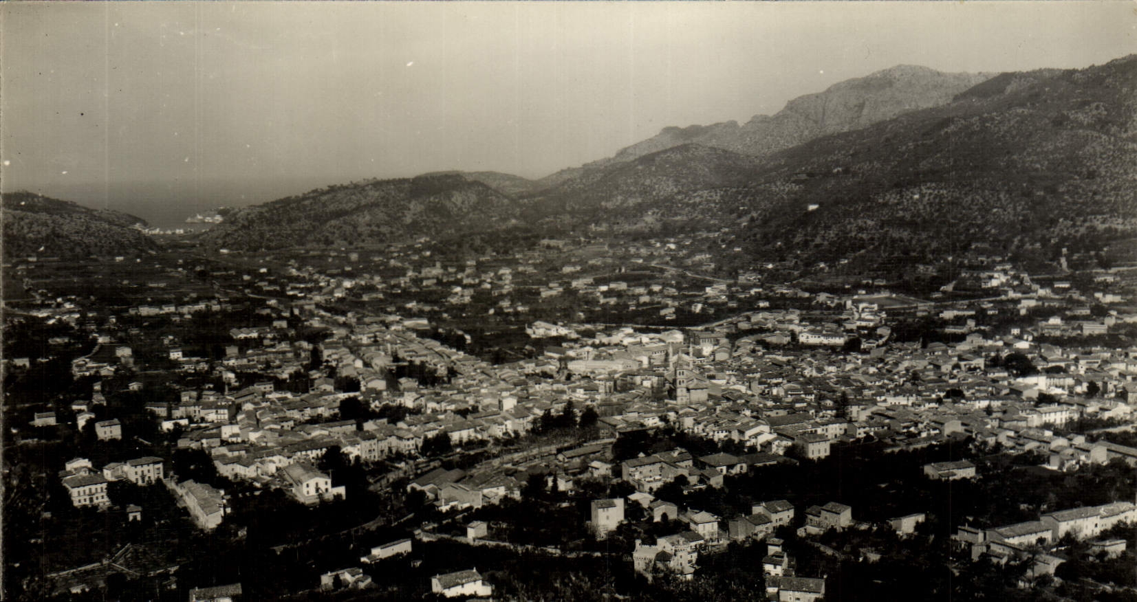 MODERN CARD Sollet Mallorca Vista general there puerto