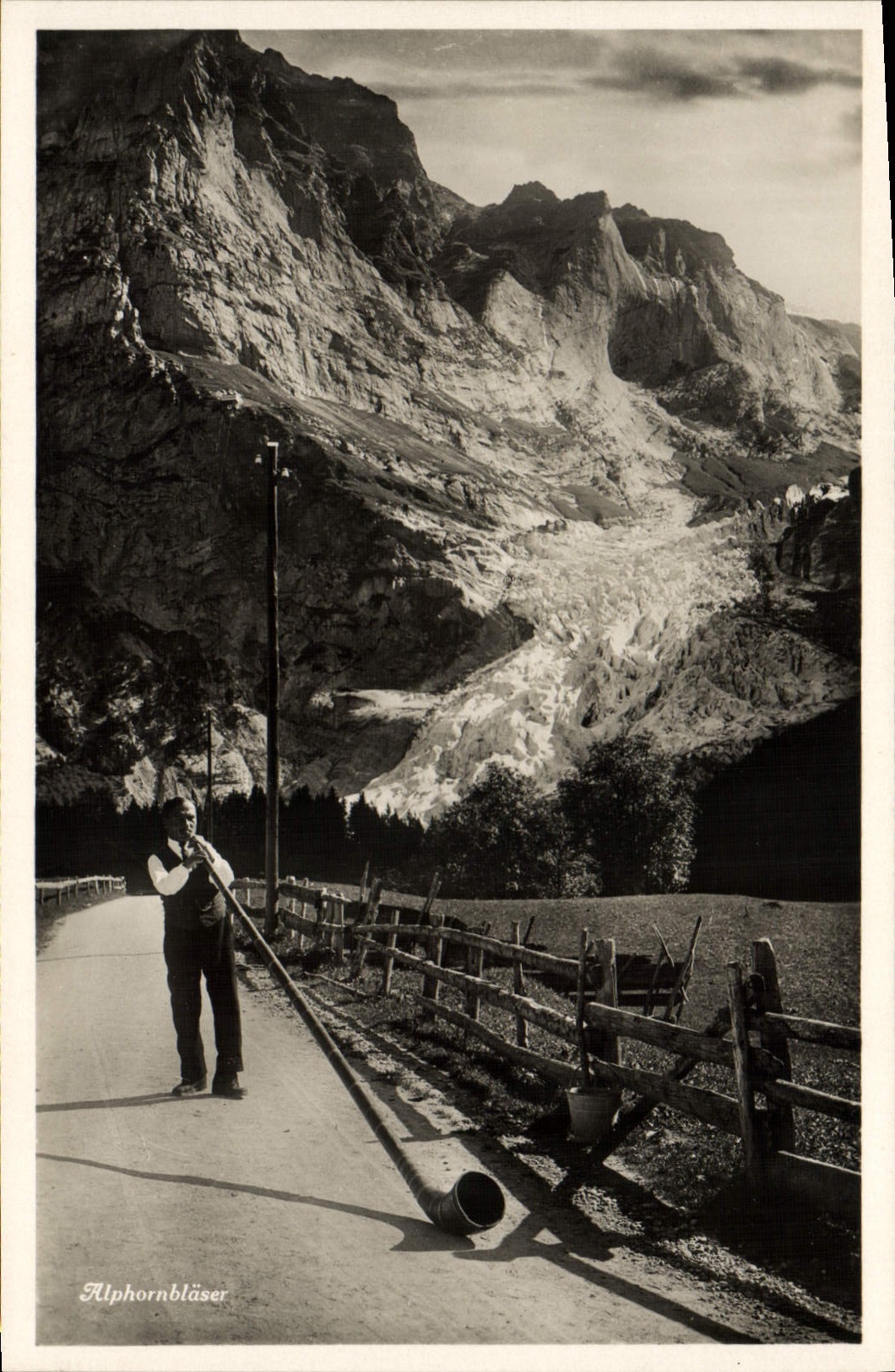 Música del folklore de Alphornblaser de la POSTAL de la VENDIMIA