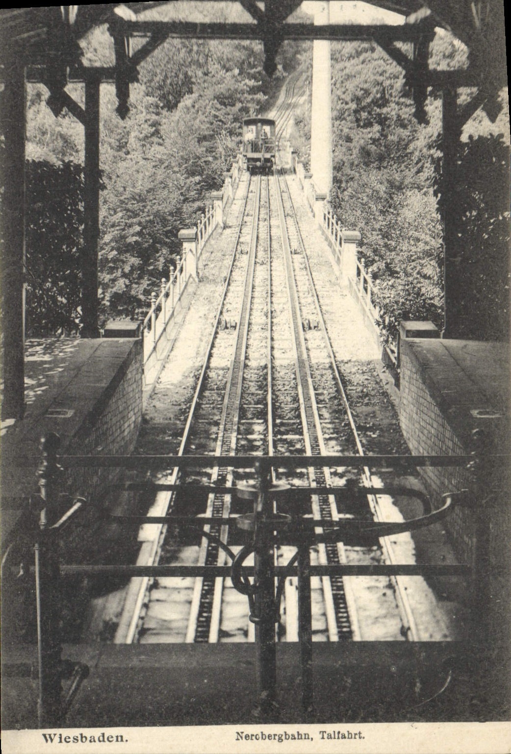 CPA Wiesbaden Nerebergbahn Talfahrt