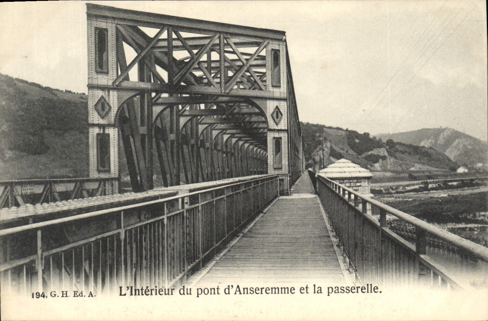 CPA L'Interieur du Pont D'Anseremme et la Passerelle