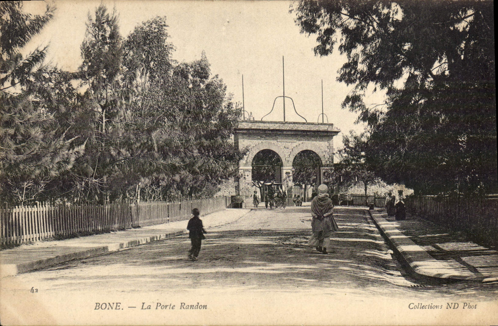 VINTAGE POSTCARD Bone the Randon Gate