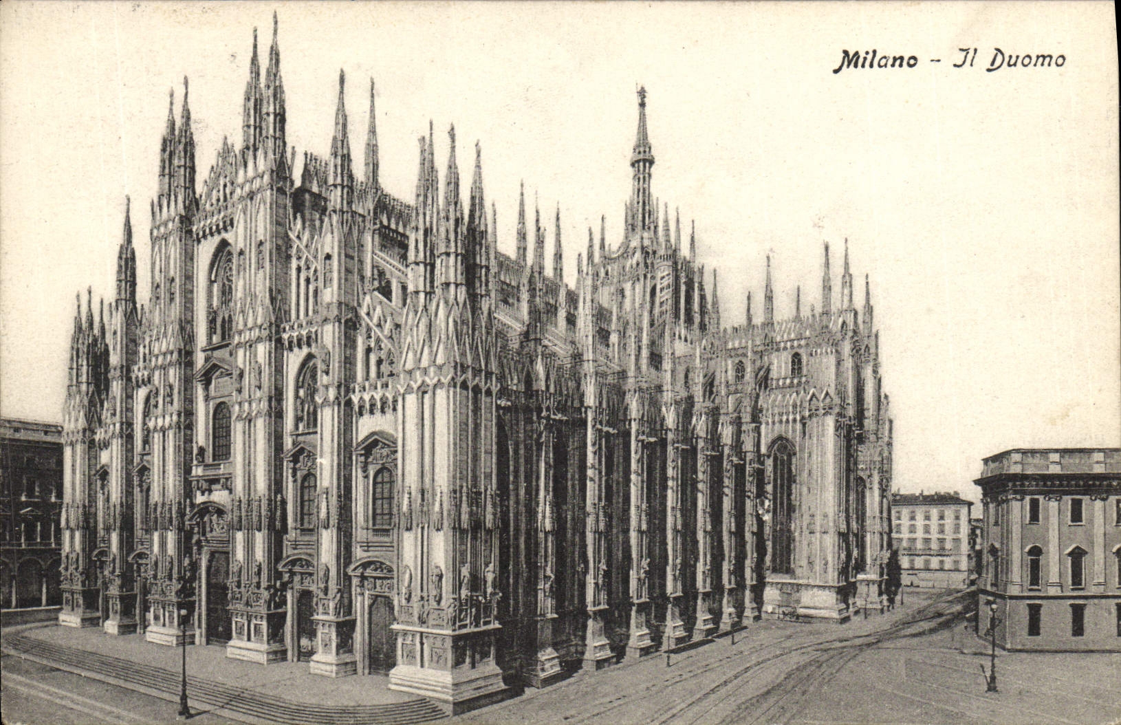 VINTAGE POSTCARD Saluto Dal Duomo di Milano