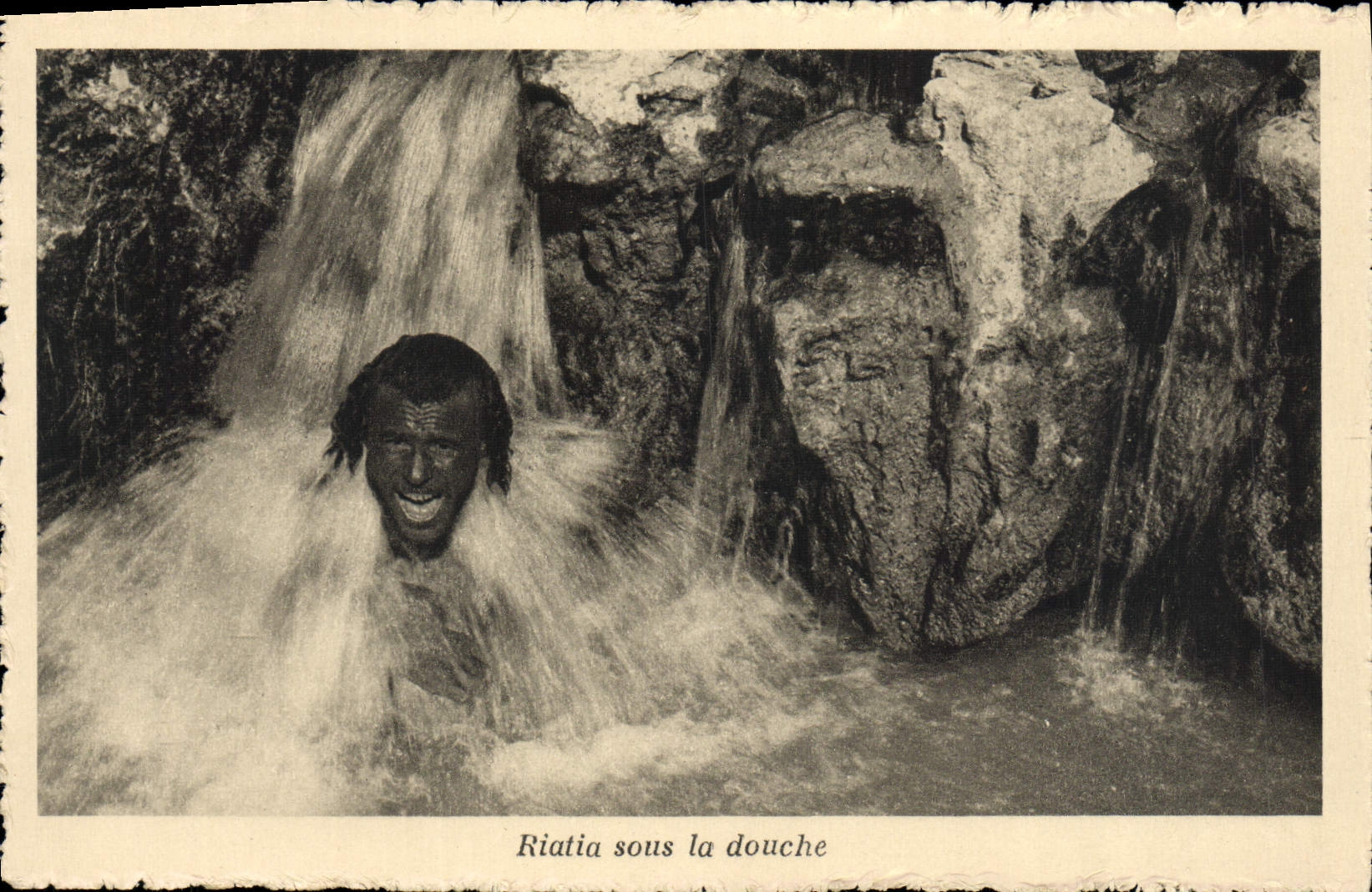 VINTAGE POSTCARD Riatia under the shower Edon Sple Of the Car African Circuits North Of the Co Transatlantic Gle