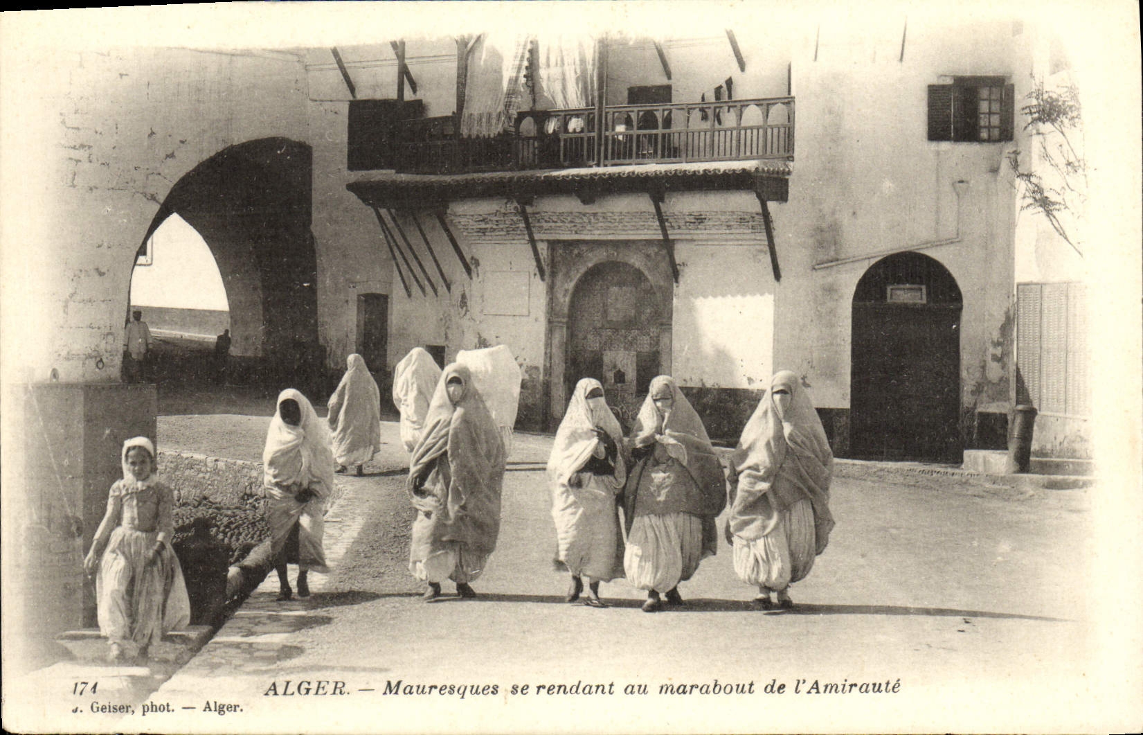 Moorishes de Argel de la POSTAL de la VENDIMIA que van al morabito de las mujeres del Ministerio de marina
