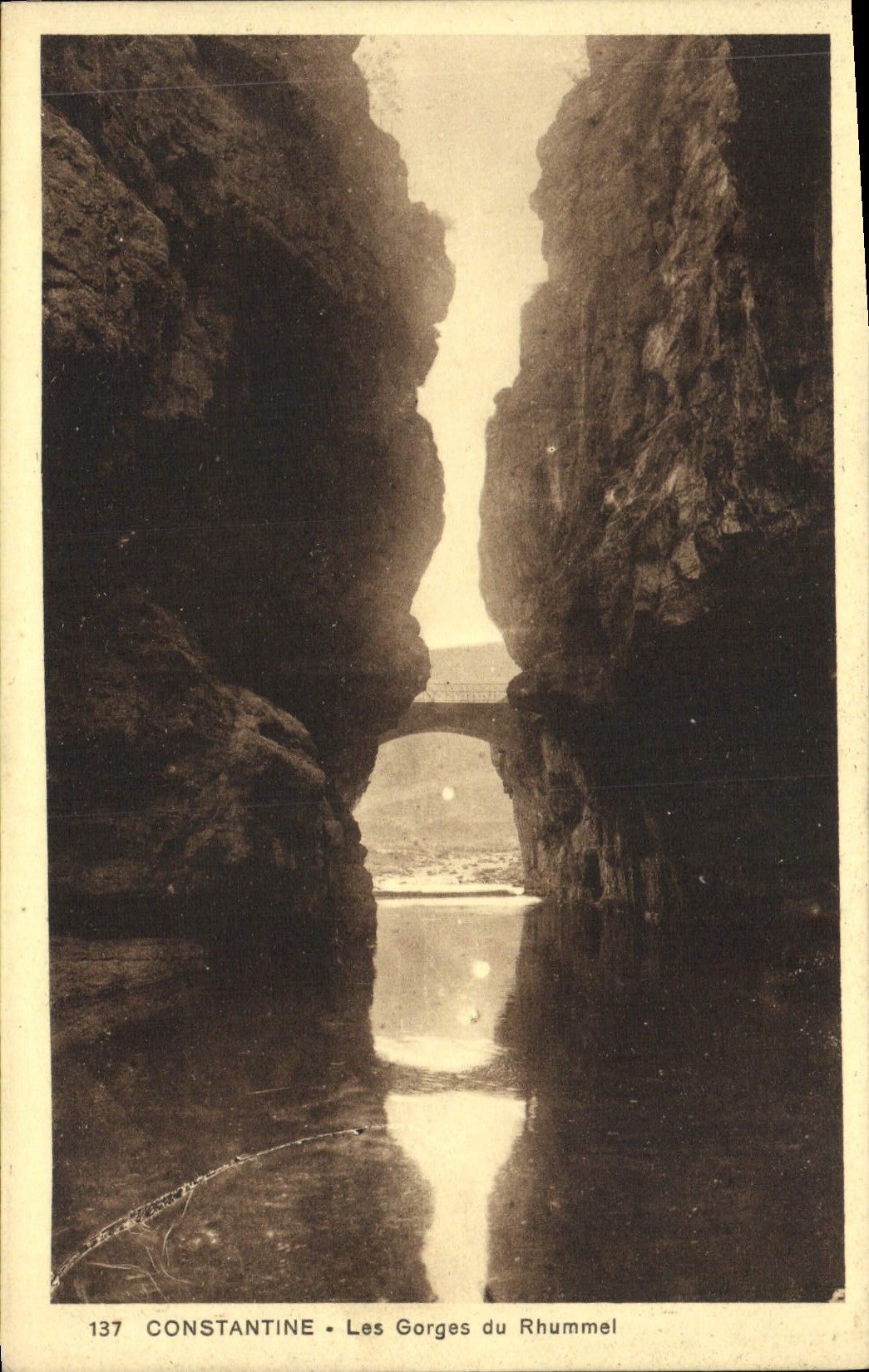 Catarata de Constantina de la POSTAL de la VENDIMIA de Rhummel