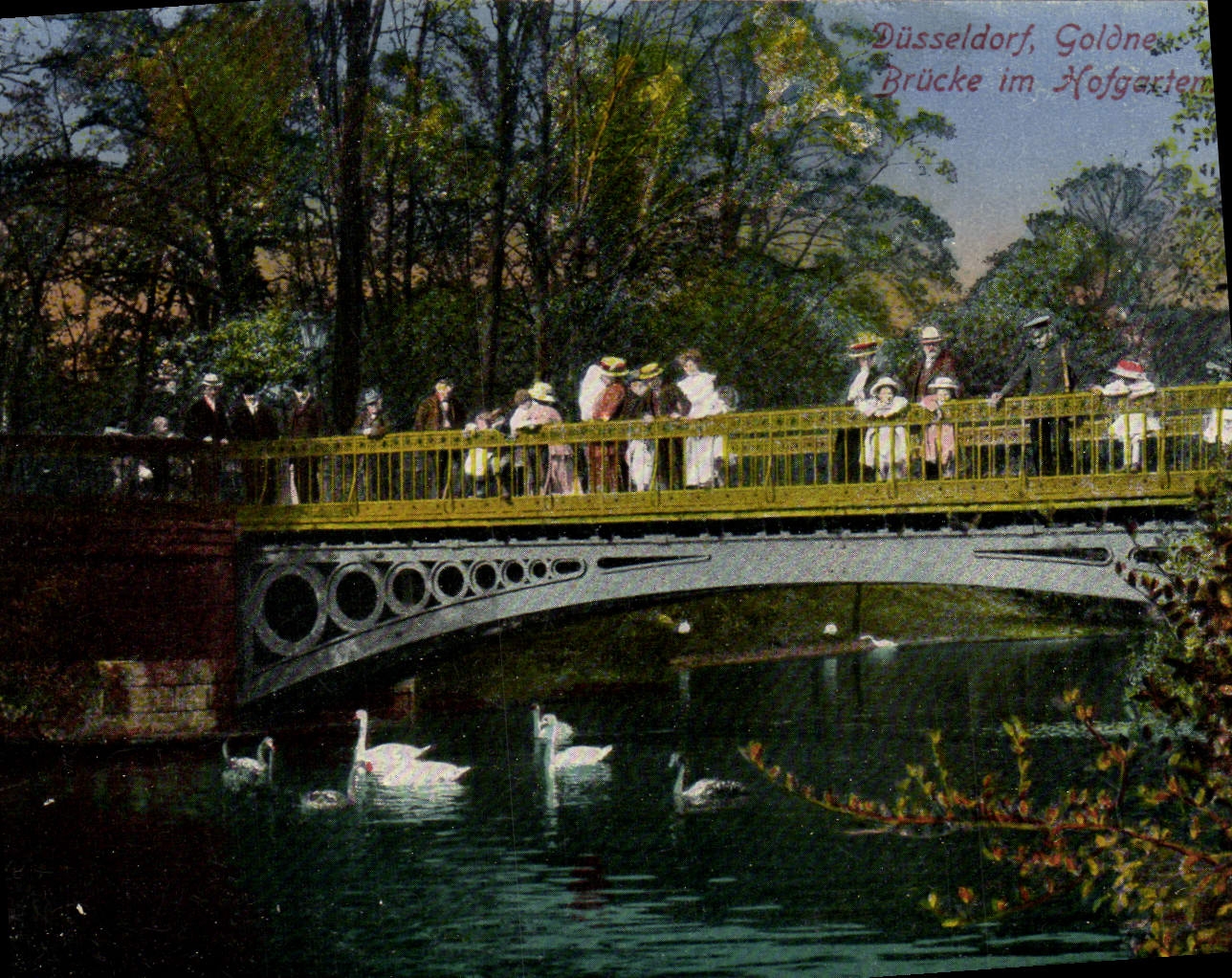 VINTAGE POSTCARD Dusseldorf Goldone Brucke Im Hofgarten