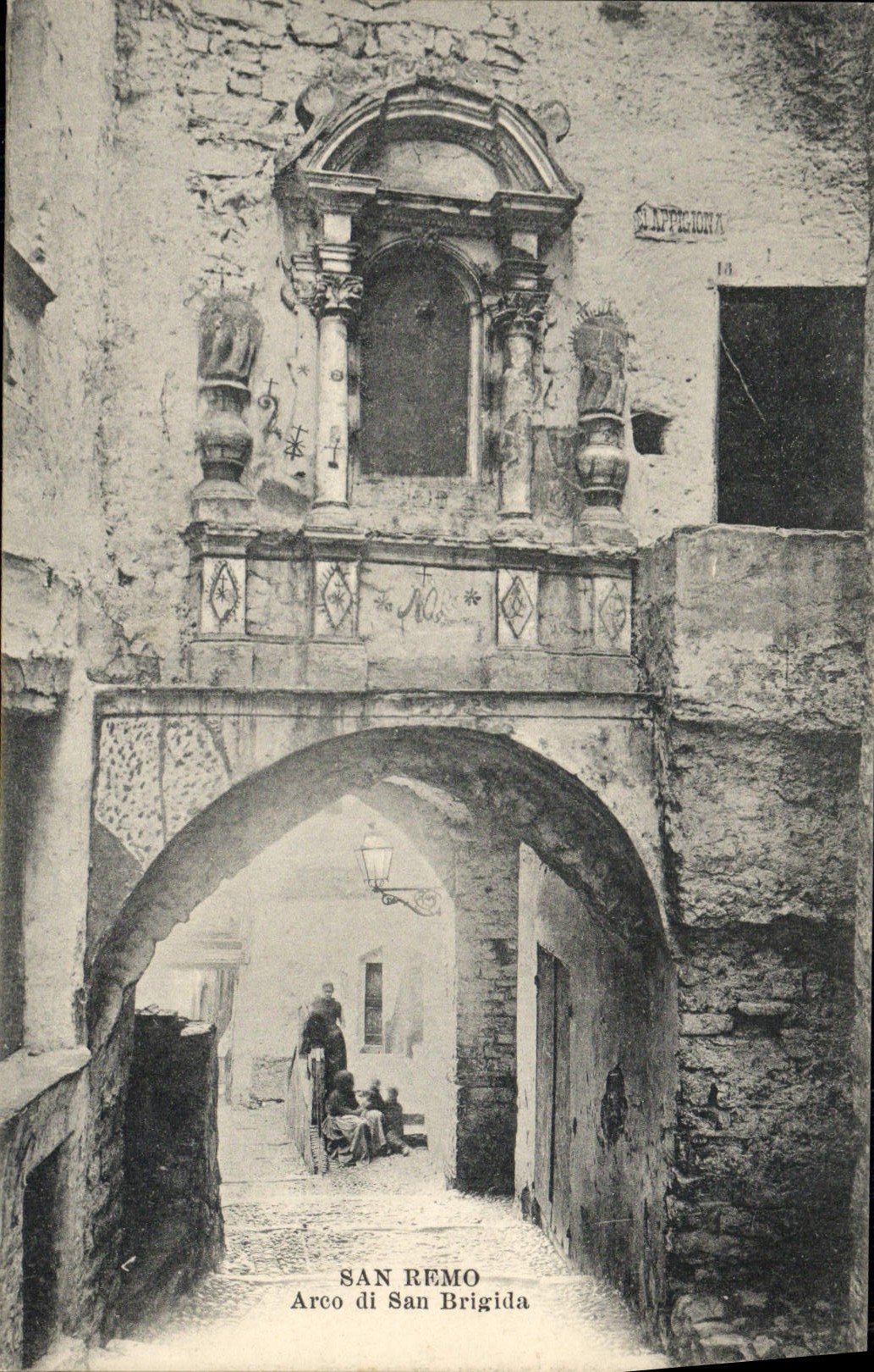 VINTAGE POSTCARD San Remo Arco Di San Brigida