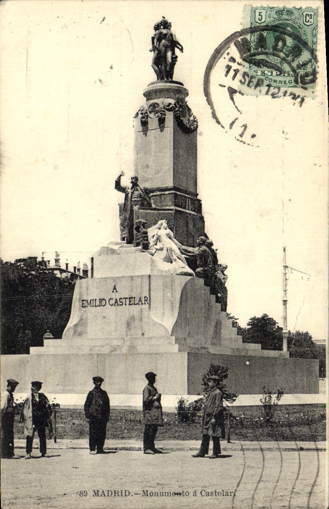 VINTAGE POSTCARD Madrid Monumento has Castleari