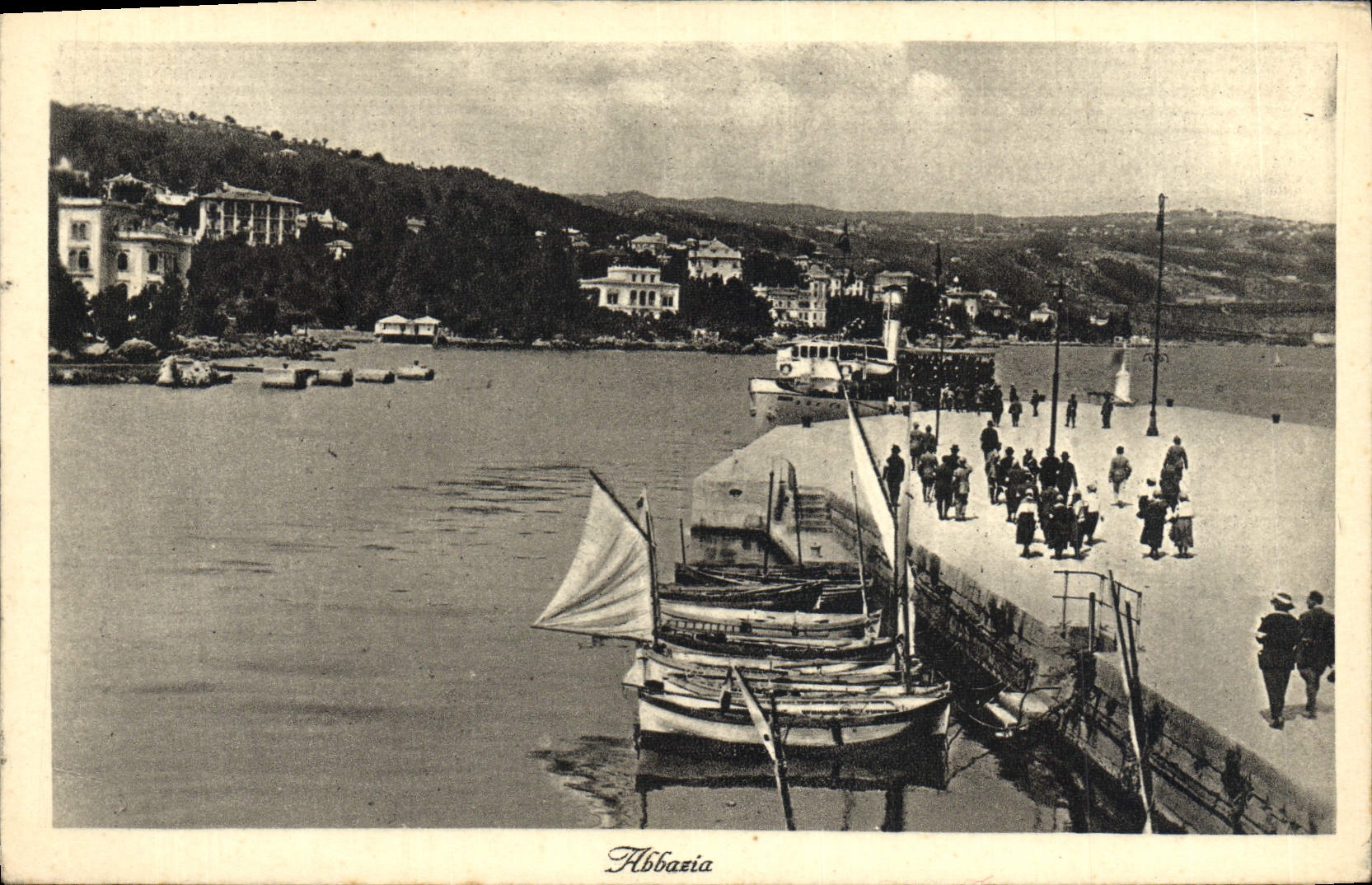 VINTAGE POSTCARD Abbazia