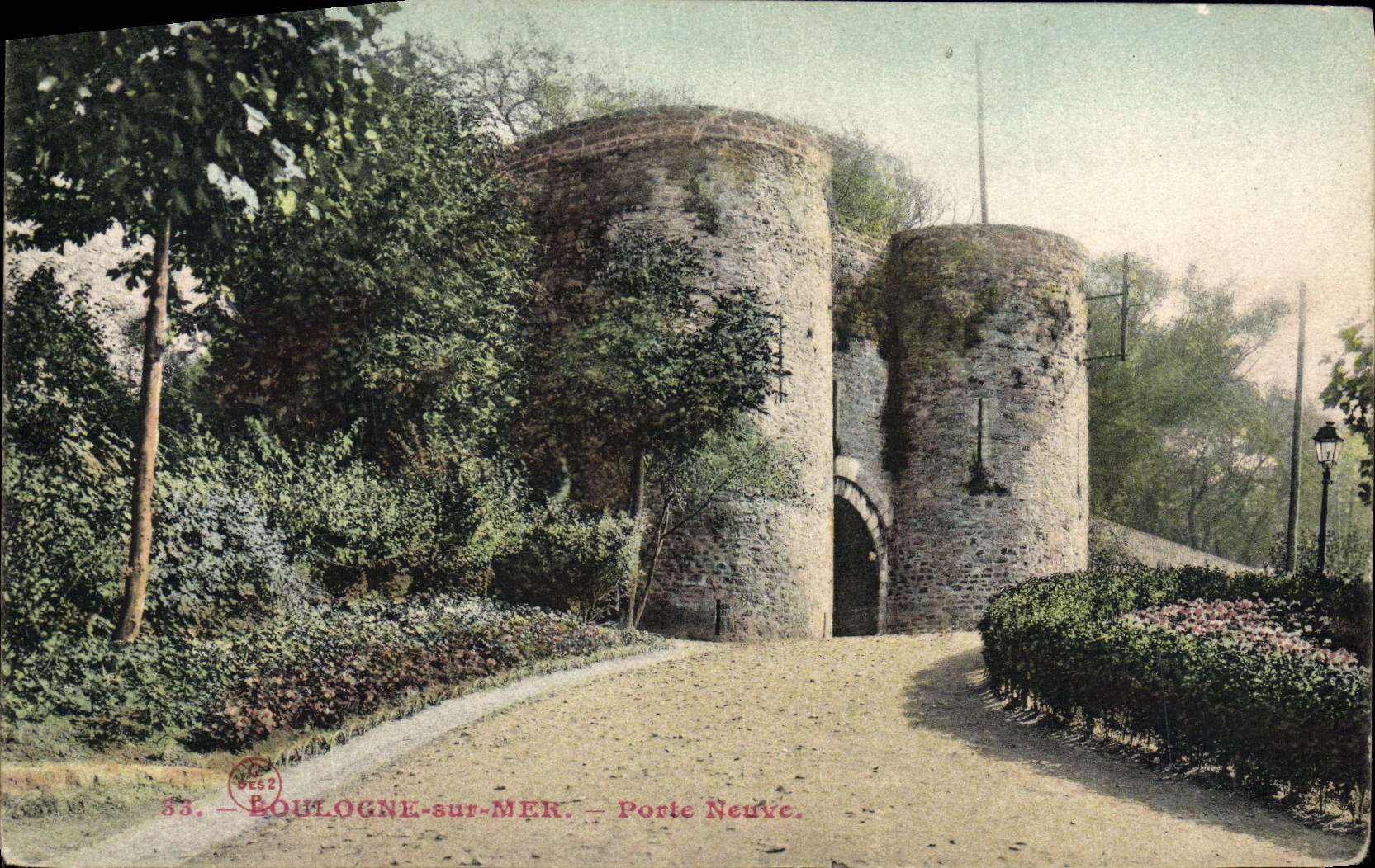 VINTAGE POSTCARD Boulogne On Mer Carries New
