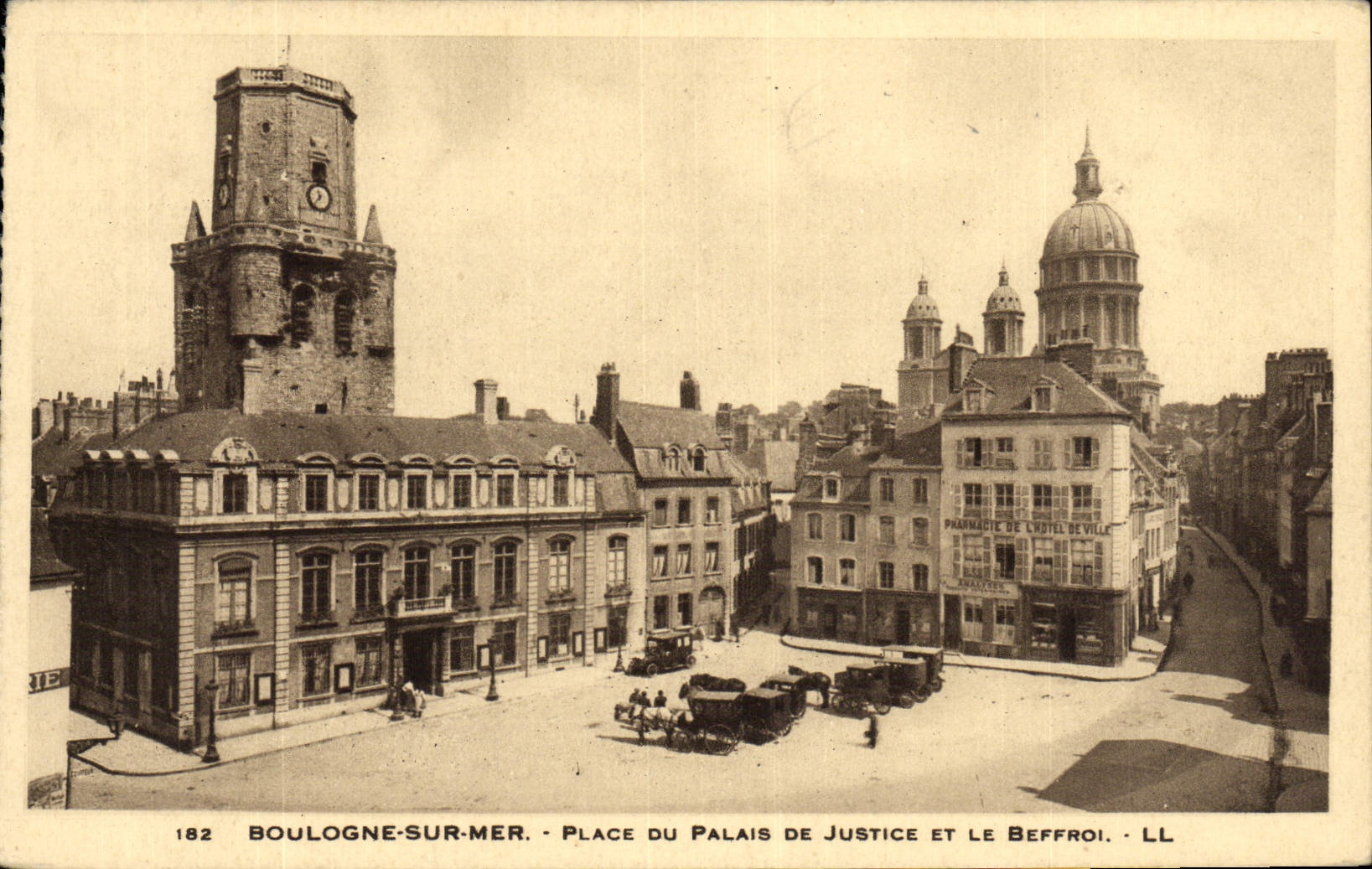 VINTAGE POSTCARD Boulogne On Mer Places Law courts And the Belfry