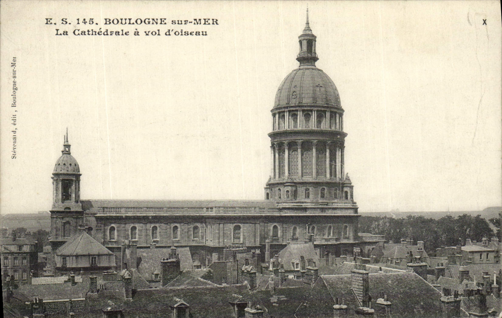CPA Boulogne Sur Mer La Cathedrale A Vol D'Oiseau