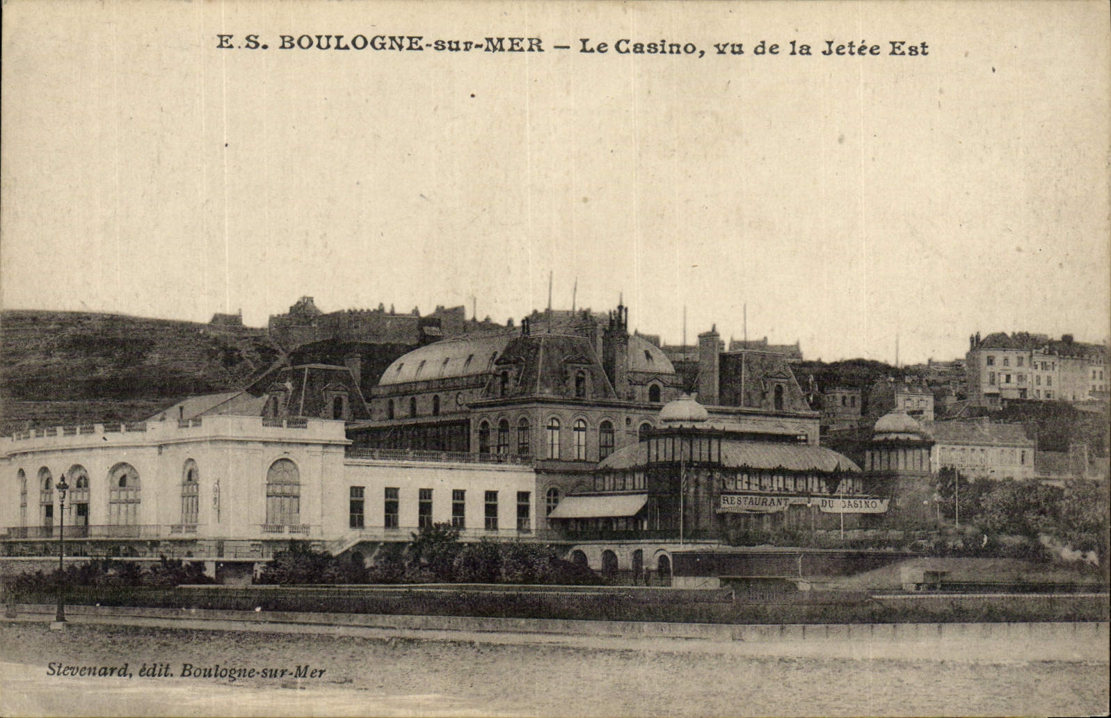 CPA Boulogne Sur Mer Le Casino Vu De La Jetee Est