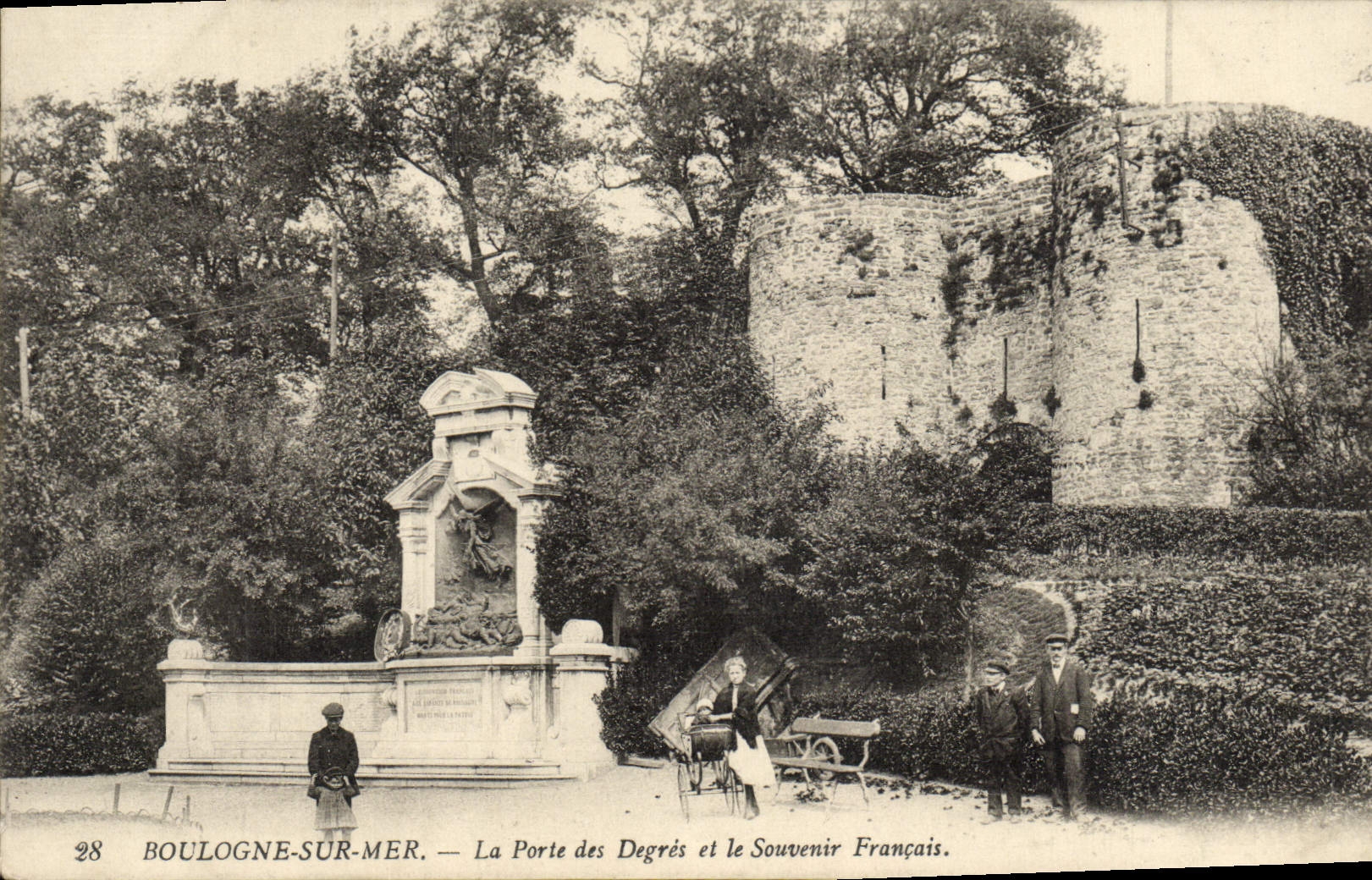 VINTAGE POSTCARD Boulogne On Sea the Gate Of the Degrees And the memory French