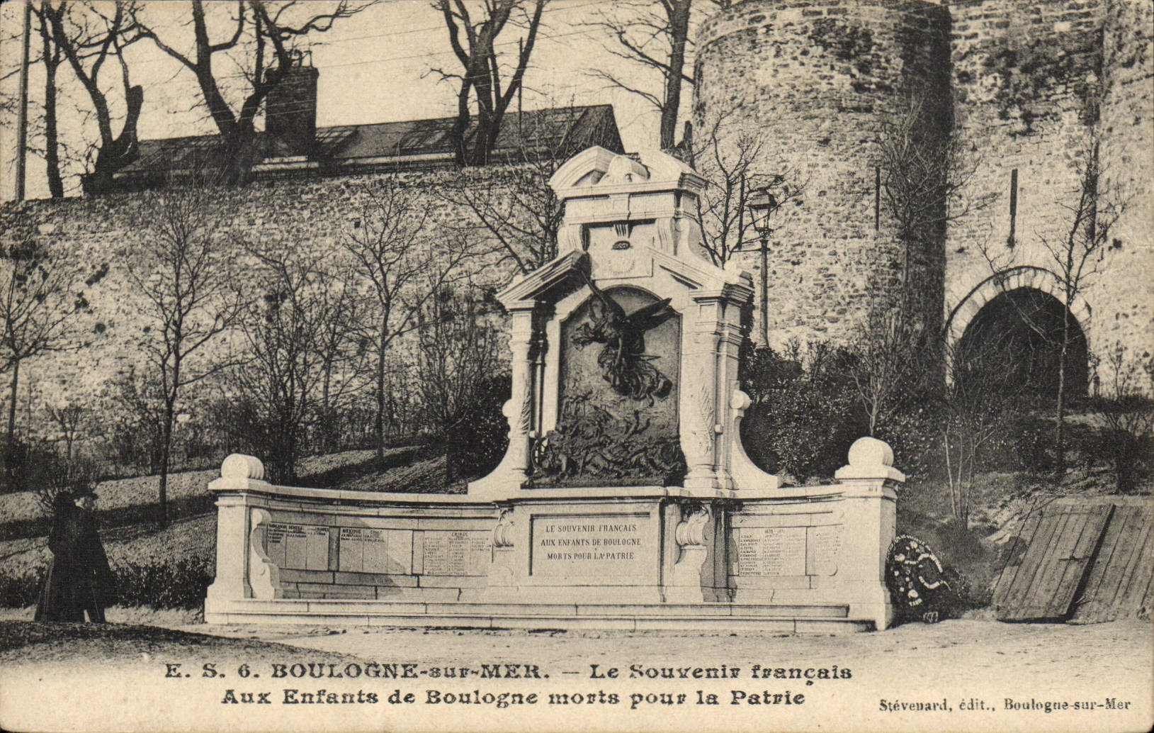 VINTAGE POSTCARD Boulogne On Sea the French Souvenir With the Children Of Boulogne Died For the Part