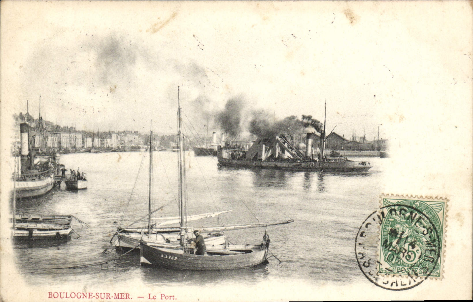CPA Boulogne Sur Mer Le Port Bateaux