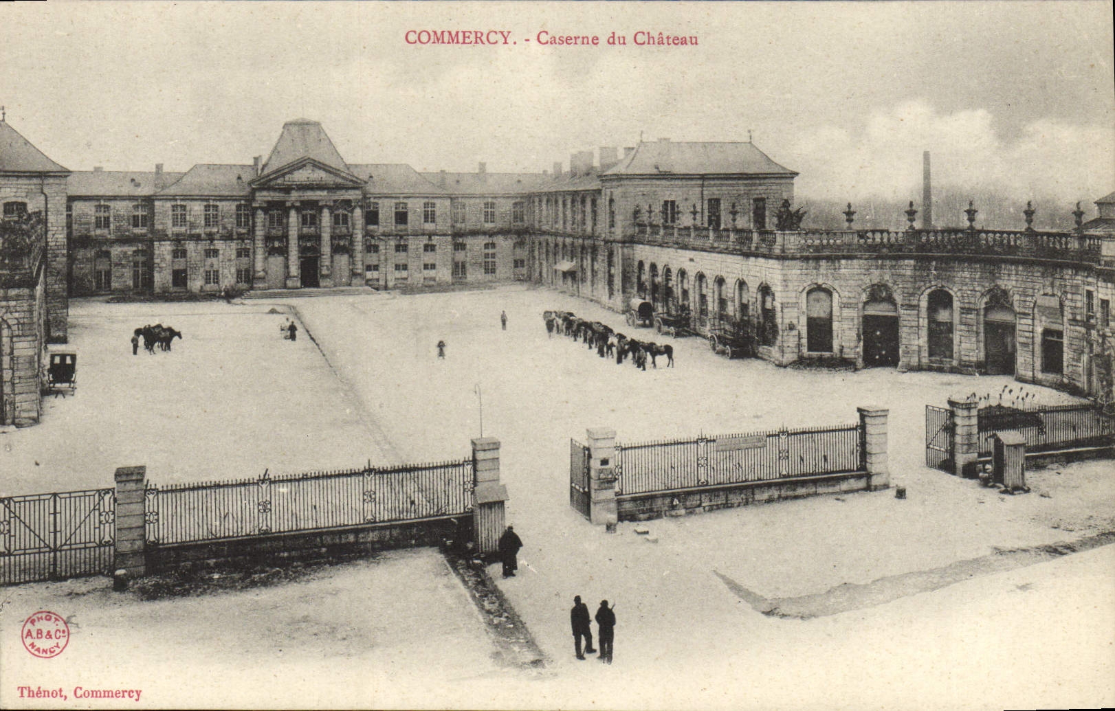 CPA Commercy Caserne Du Chateau Militaria