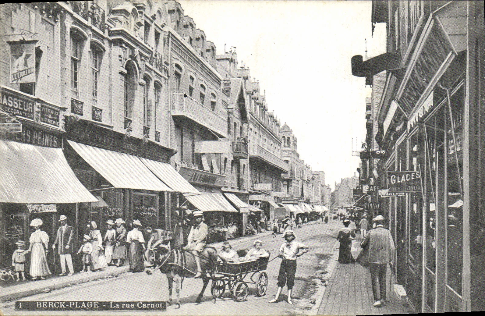 CPA Berck Plage La Rue Carnot Voiture Anes Mule