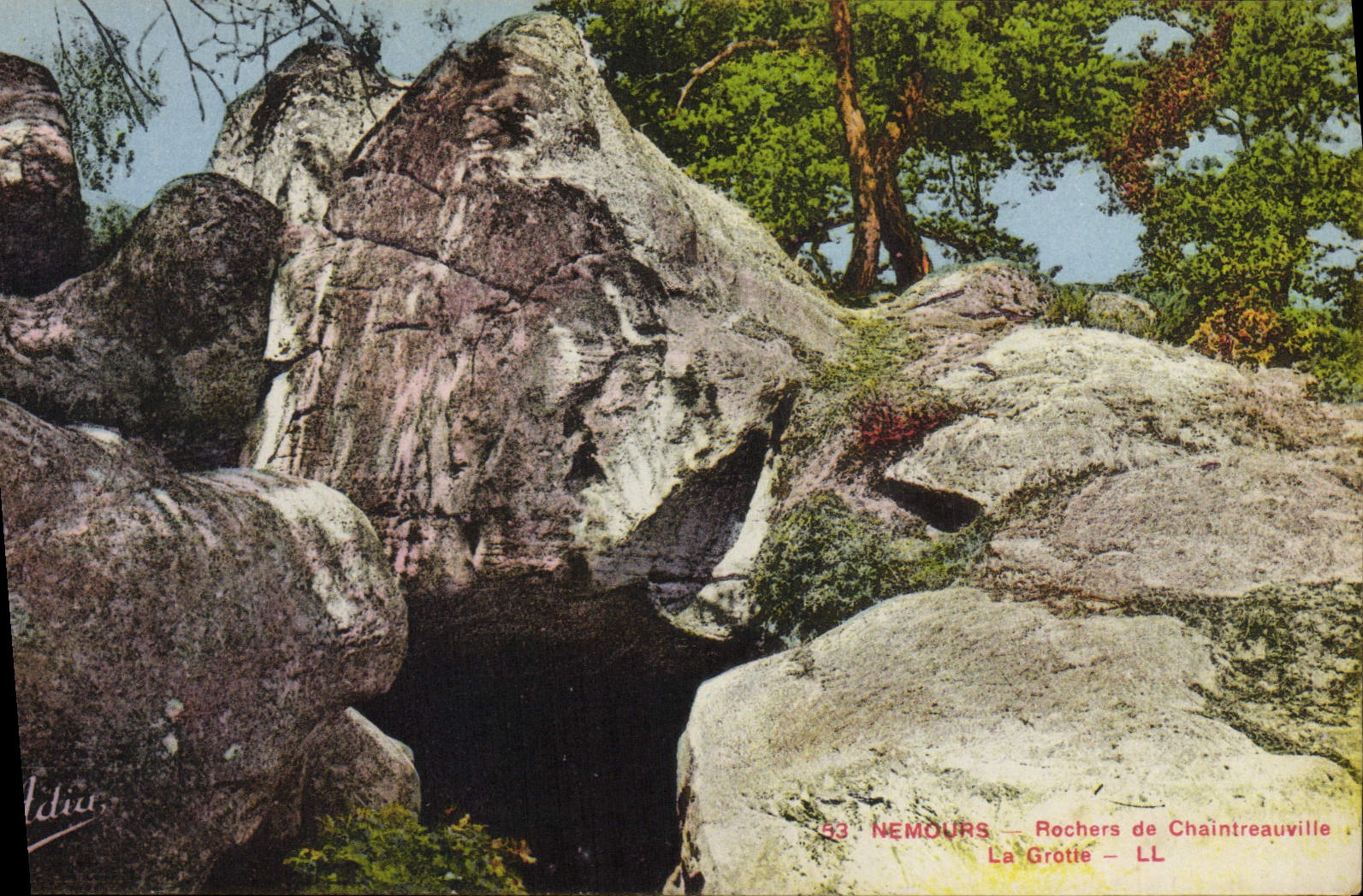 VINTAGE POSTCARD Nemours Rocks De Chaintreauville the Cave