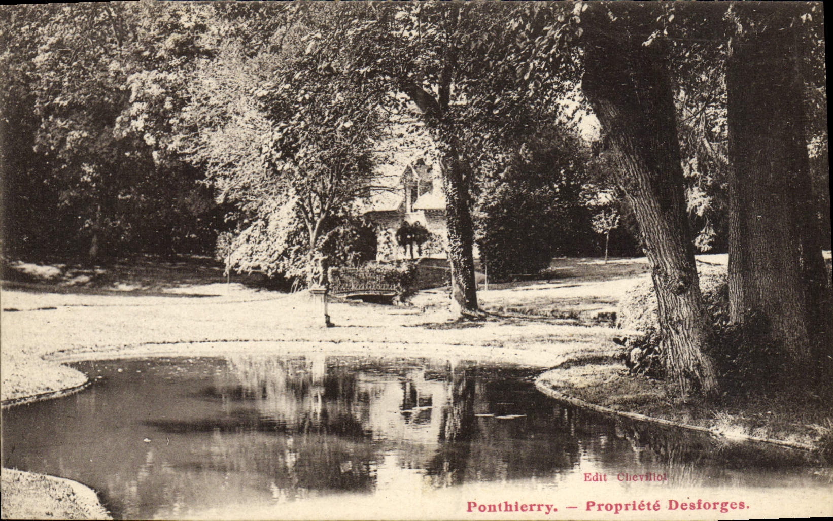 VINTAGE POSTCARD Ponthierry Desforges Property