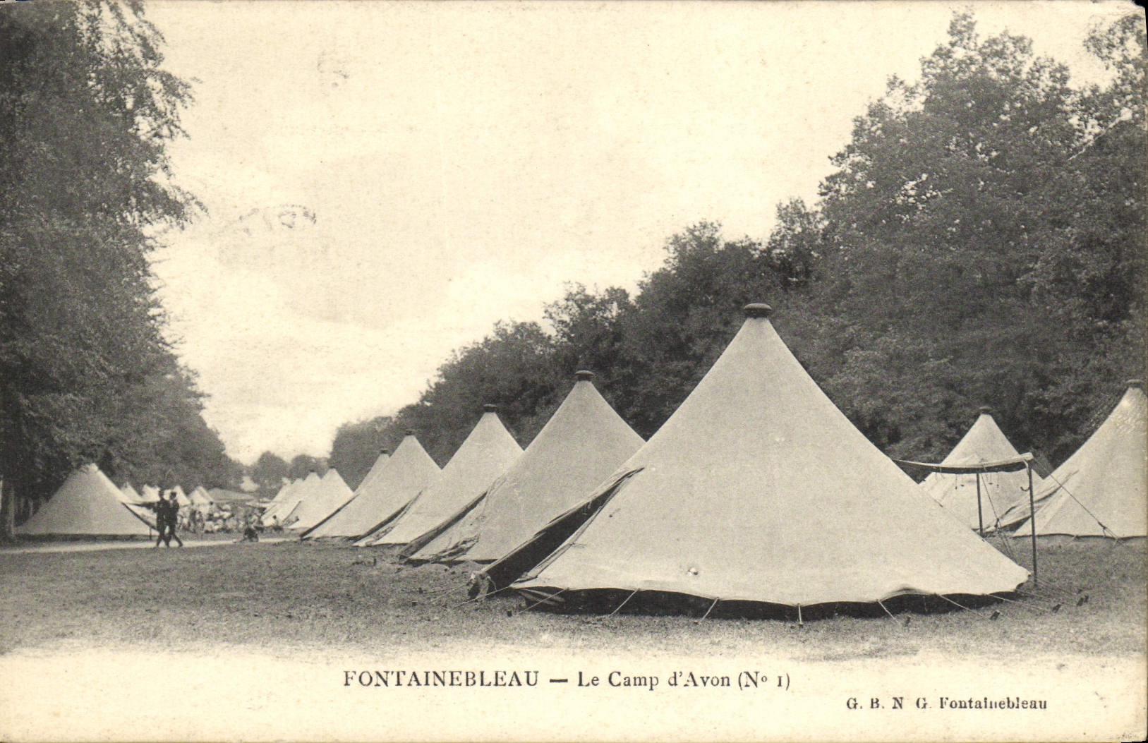 VINTAGE POSTCARD Fontainebleau the Camp of Avon Militaria
