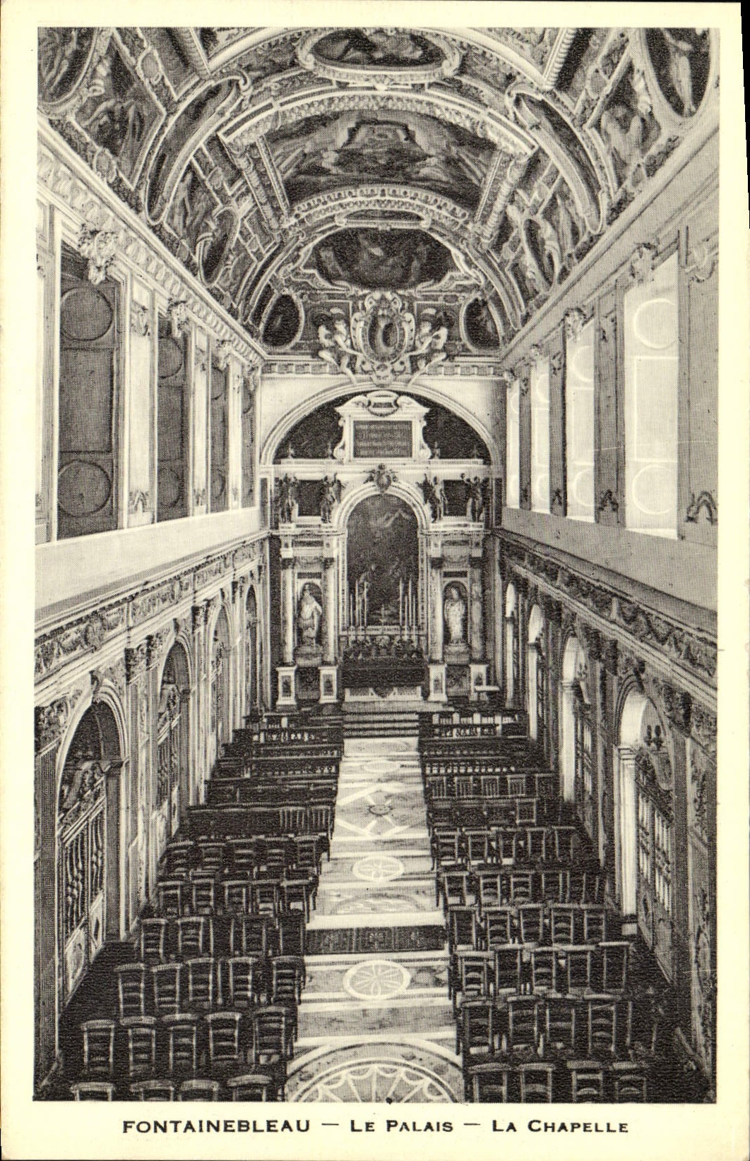 VINTAGE POSTCARD Fontainebleau the Palate La Chapelle