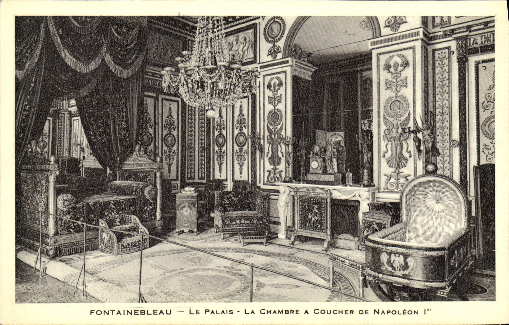 VINTAGE POSTCARD Fontainebleau the Palate the Room To be slept Of Napoleon 1st
