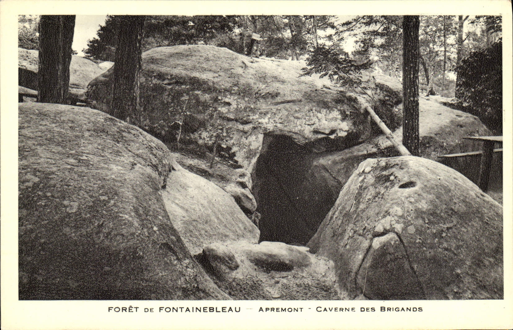 CPA Fontainebleau Foret Apremont Caverne des brigands