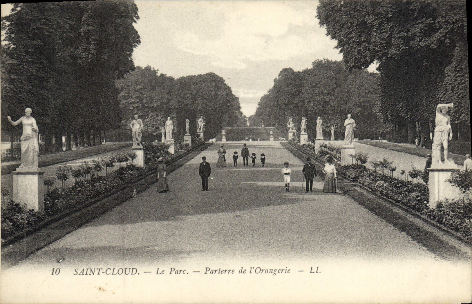 CPA Parc de Saint Cloud Le Parc Parterre de L'Orangerie