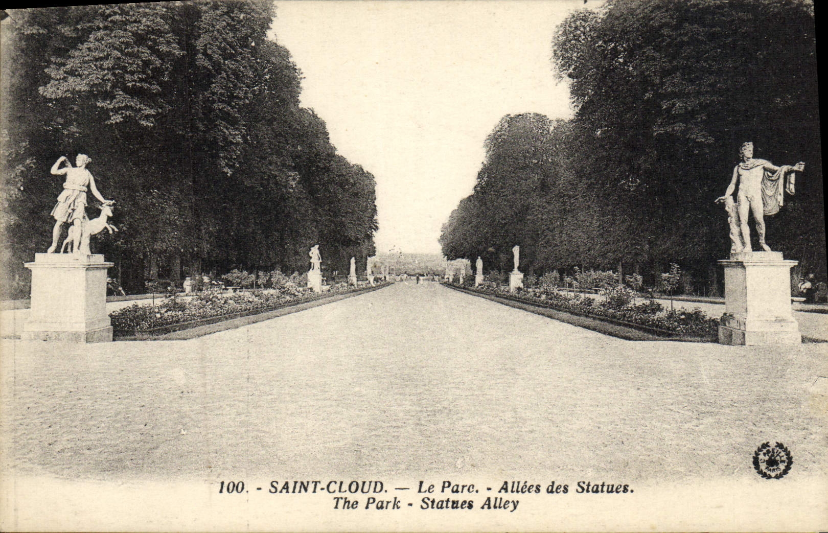 CPA Parc de Saint Cloud Le Parc Allees Des Statues