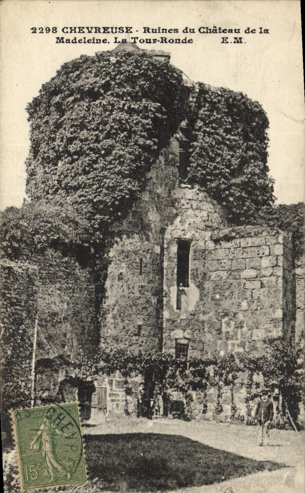CPA Vallee De Chevreuse Ruines du Chateau de la Madeleine La Tour Ronde