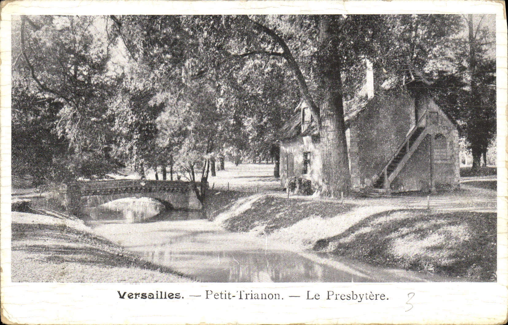 CPA Versailles Petit Trianon Le Presbytere