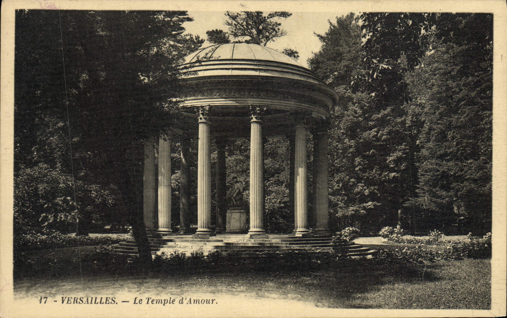 VINTAGE POSTCARD Versailles the Temple of Love