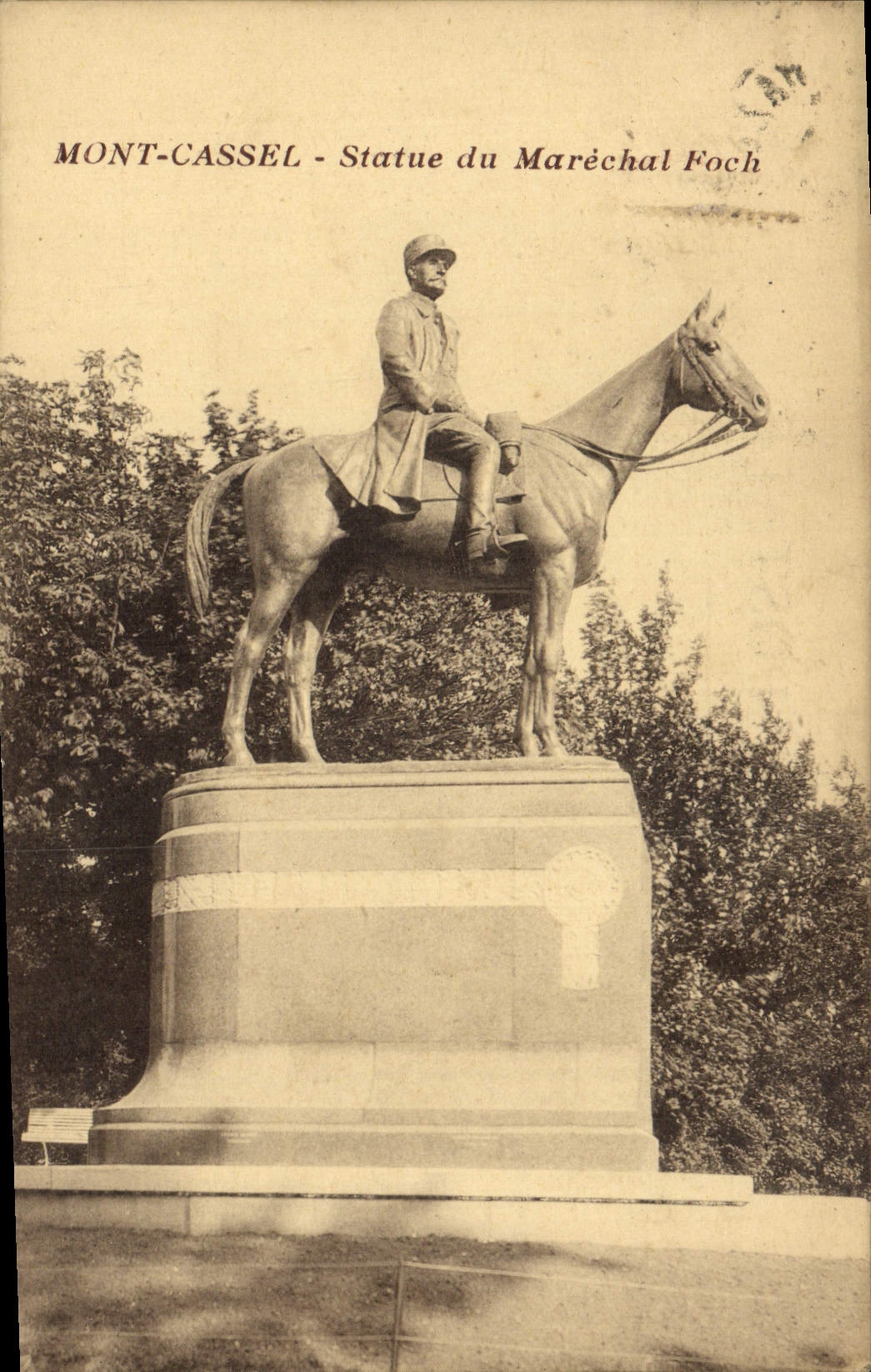 CPA Mont Cassel Statue du Marechal Foch Militaria