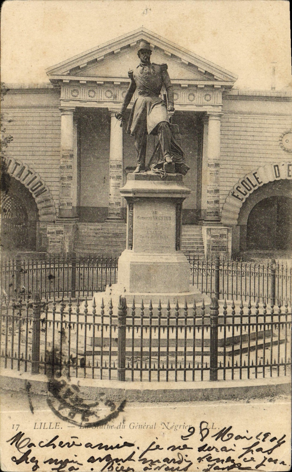 VINTAGE POSTCARD Lille the statue of the general Slave trader