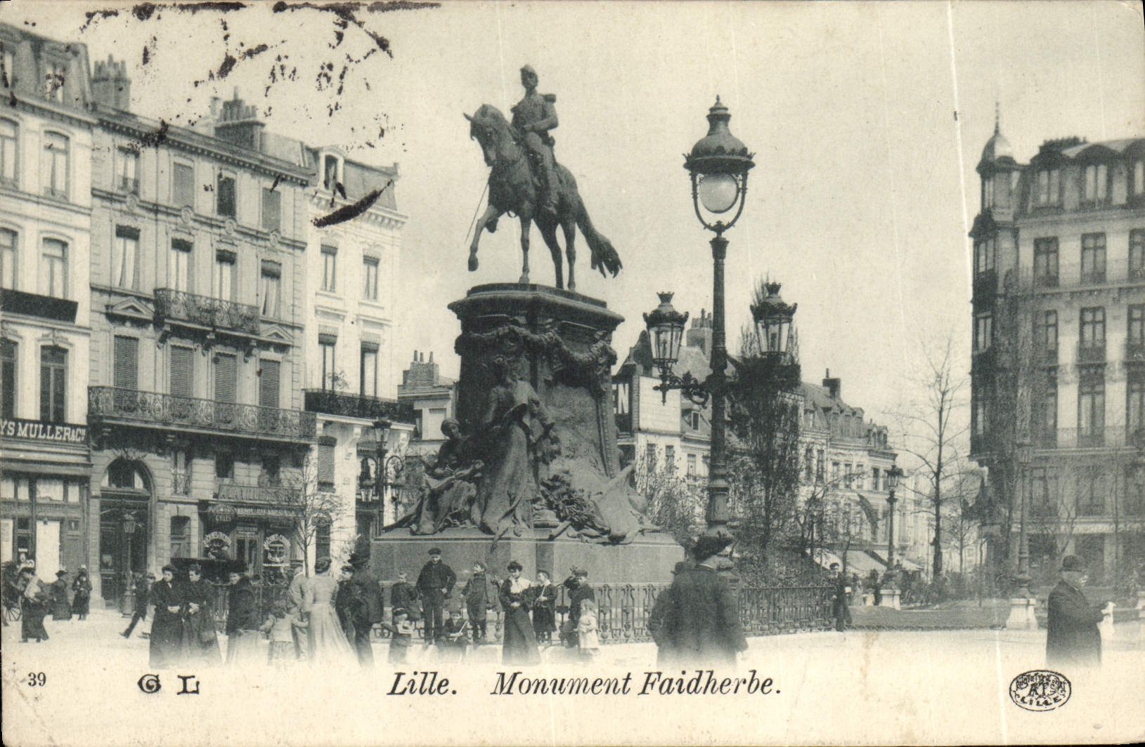 VINTAGE POSTCARD Lille Faidherbe Monument